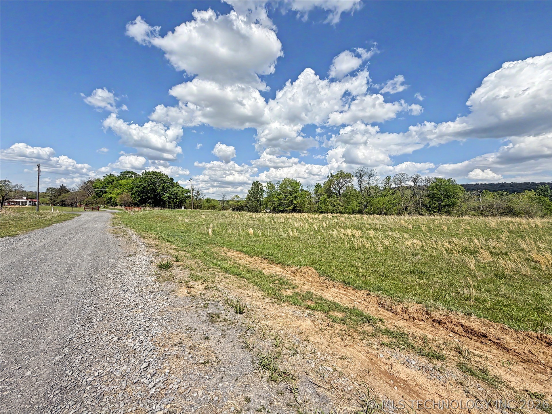 404 S Thunder Road Property Photo 26