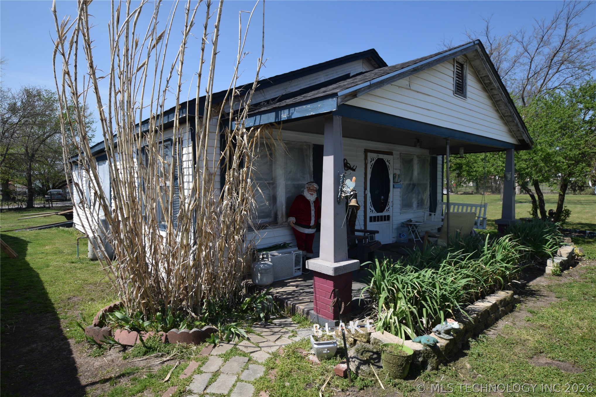 1 W Pine Street Property Photo 1