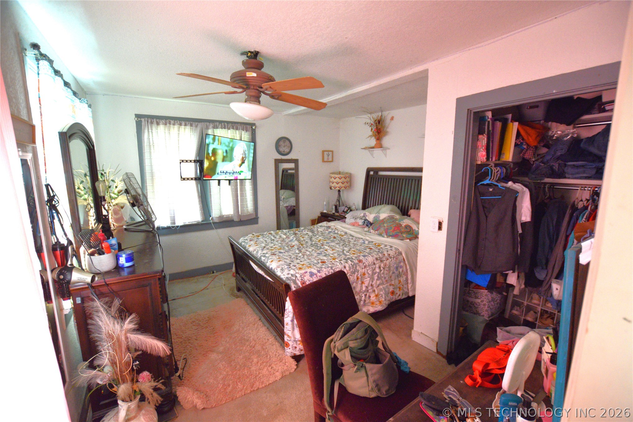 1 W Pine Street Property Photo 6