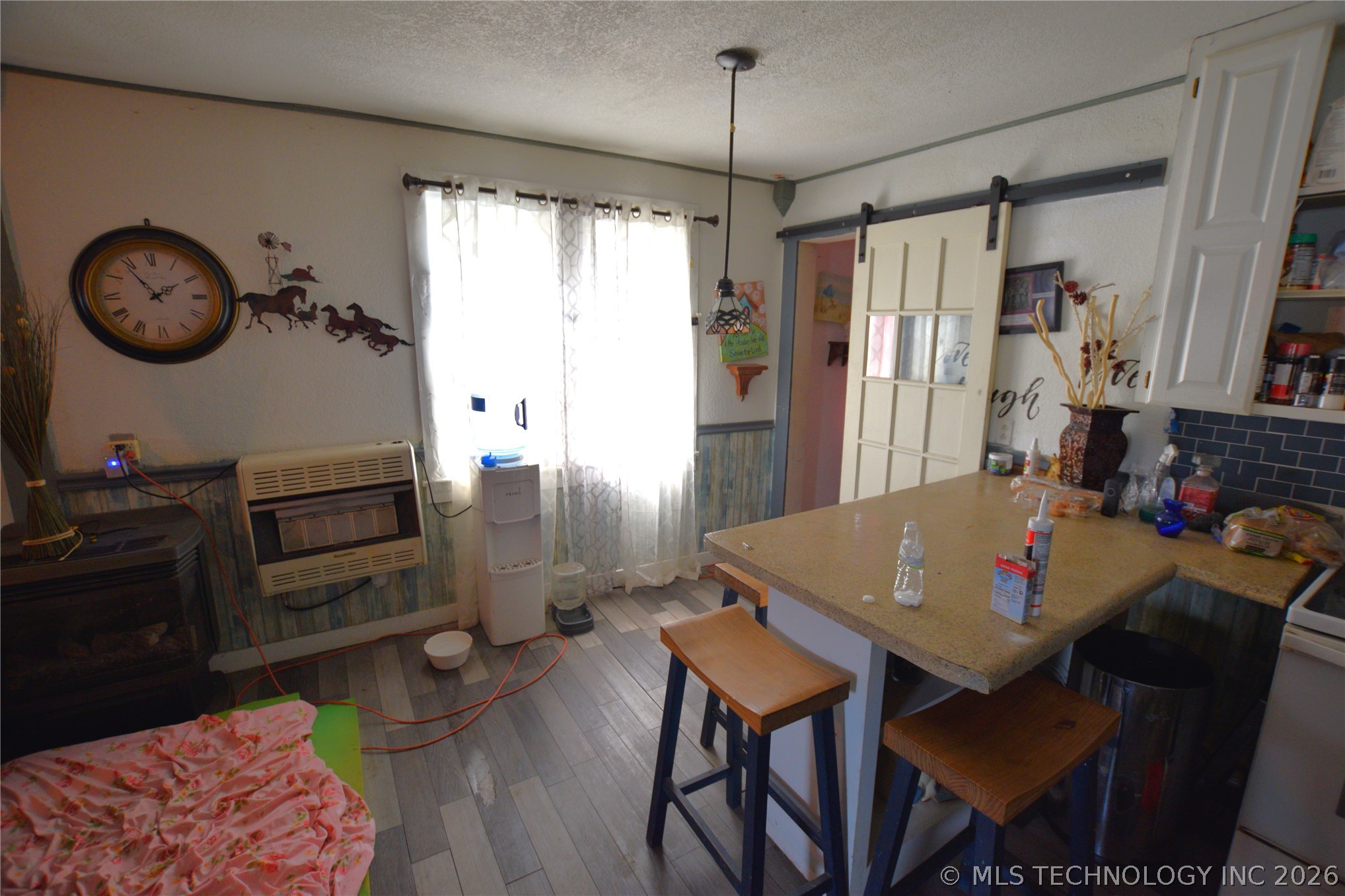 1 W Pine Street Property Photo 10