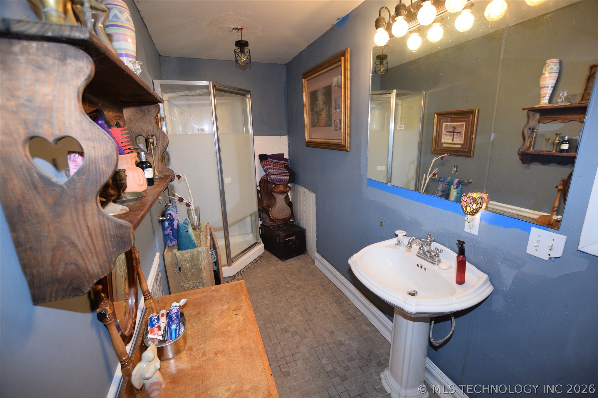 1 W Pine Street Property Photo 12