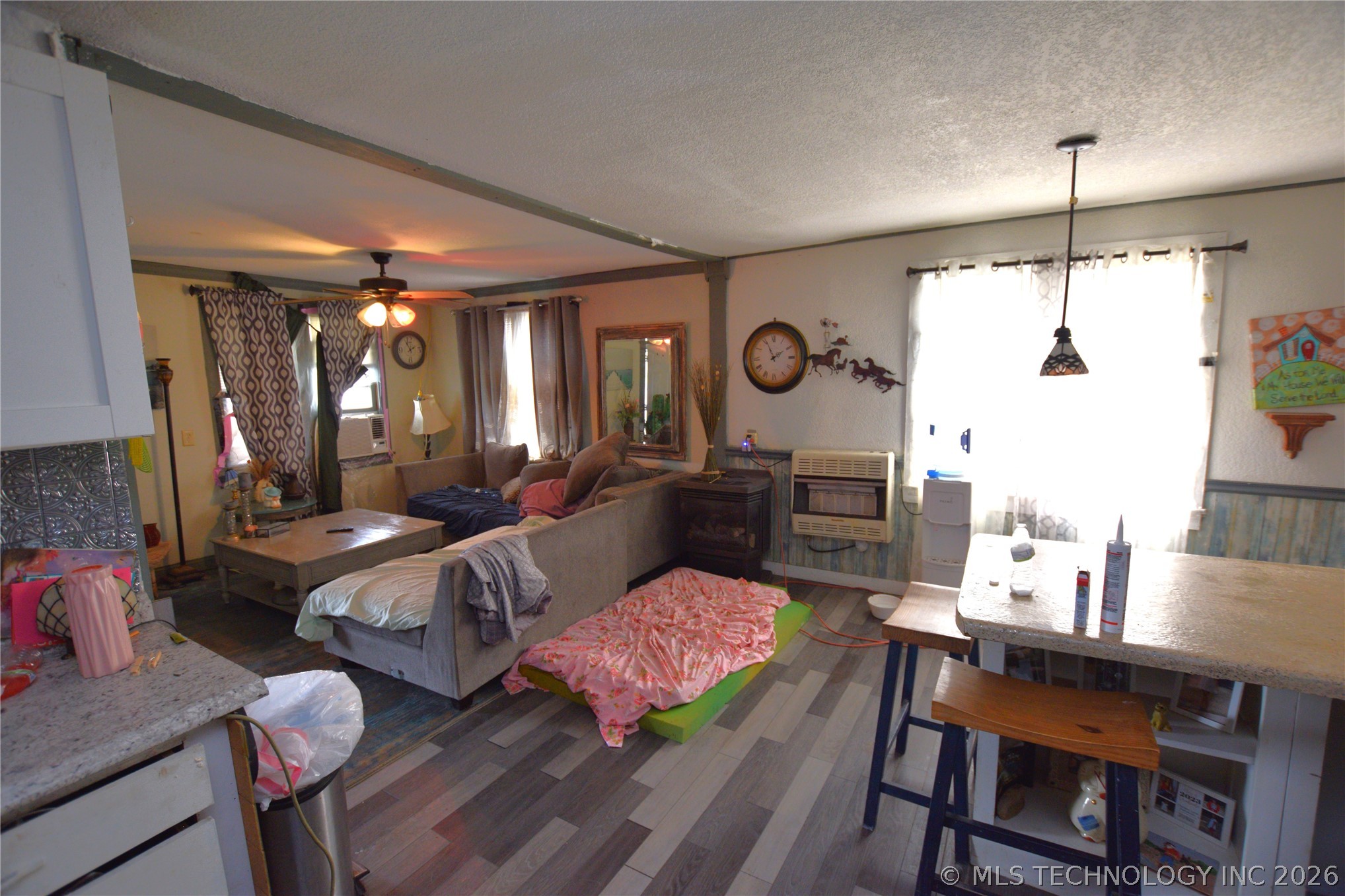 1 W Pine Street Property Photo 17