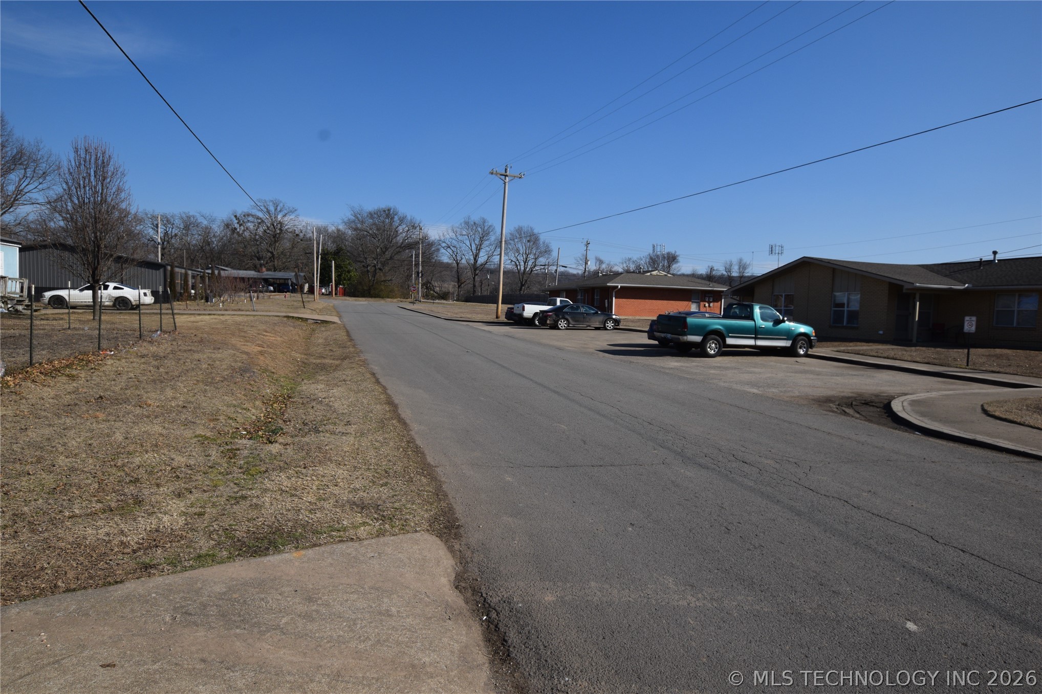 1 W Pine Street Property Photo 23