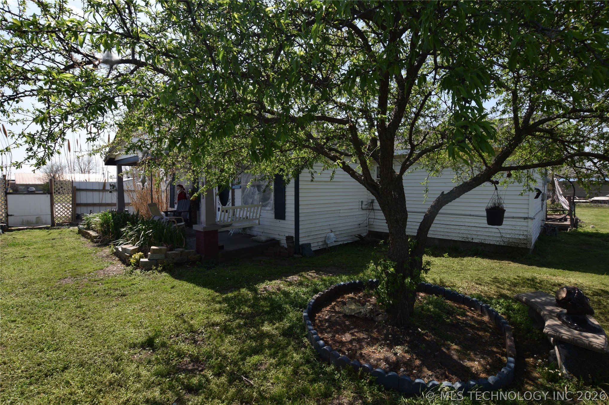 1 W Pine Street Property Photo 24