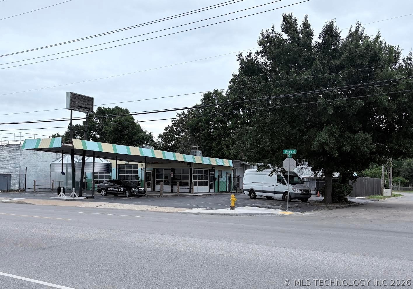 4225 S Peoria Avenue Property Photo 1