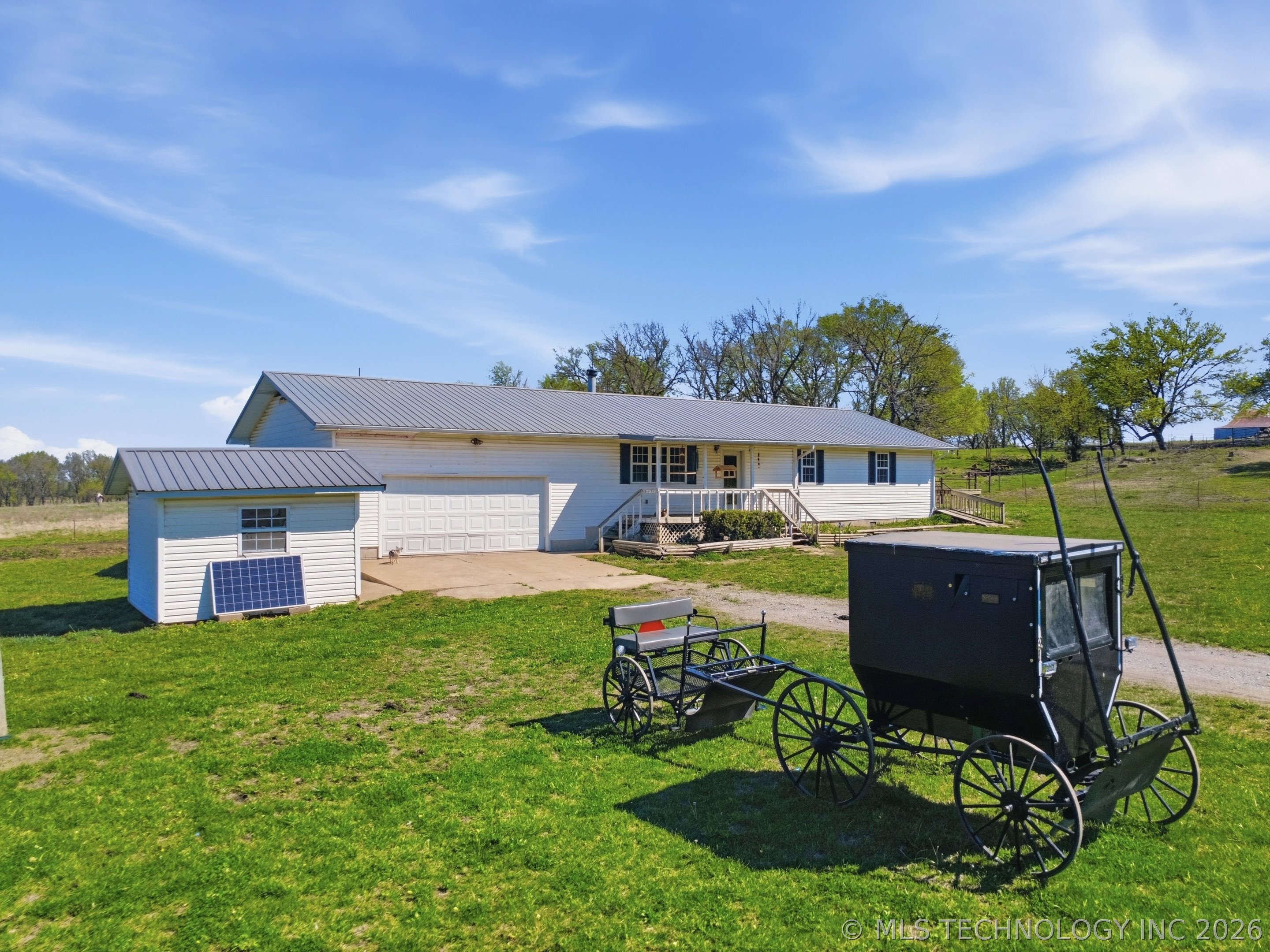 439092 E 40 Road Property Photo 1