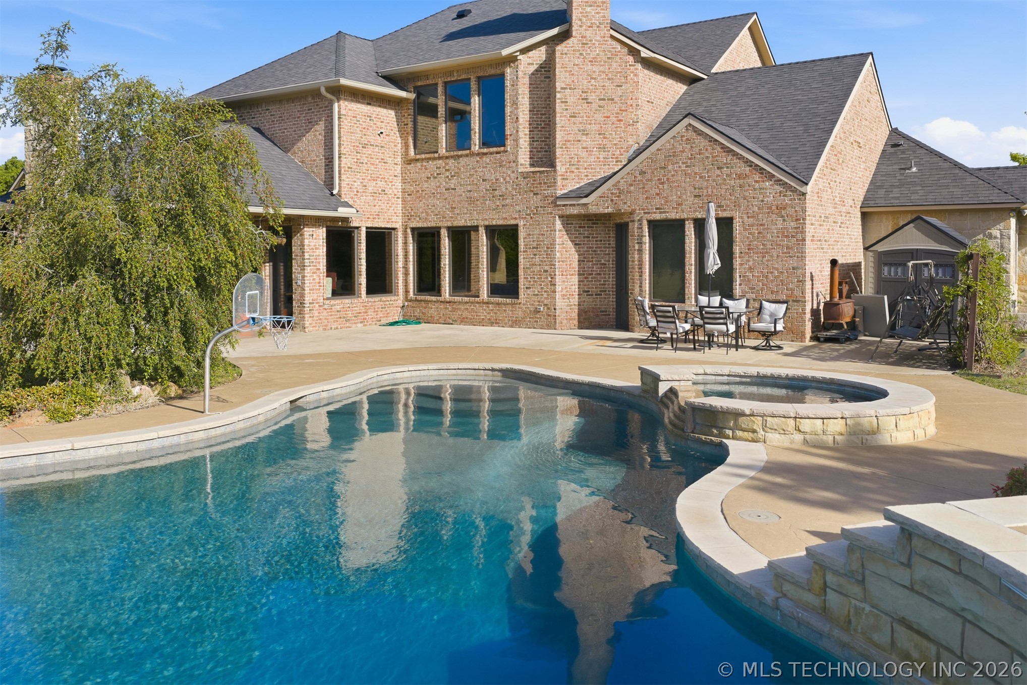 1739 Gateway Property Photo 4