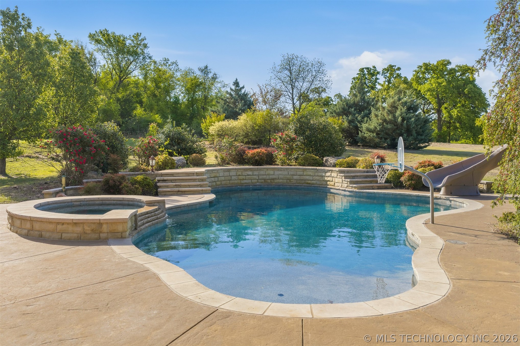 1739 Gateway Property Photo 5