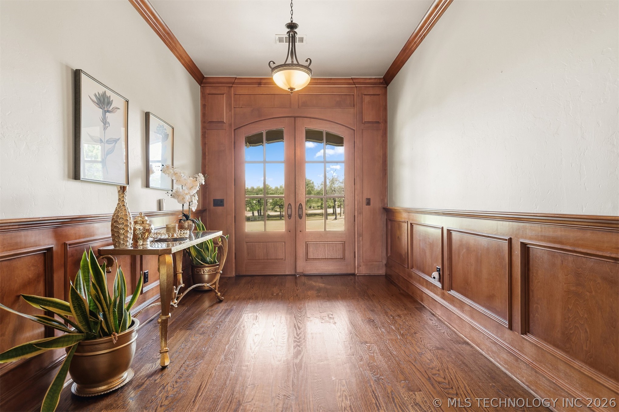 1739 Gateway Property Photo 10