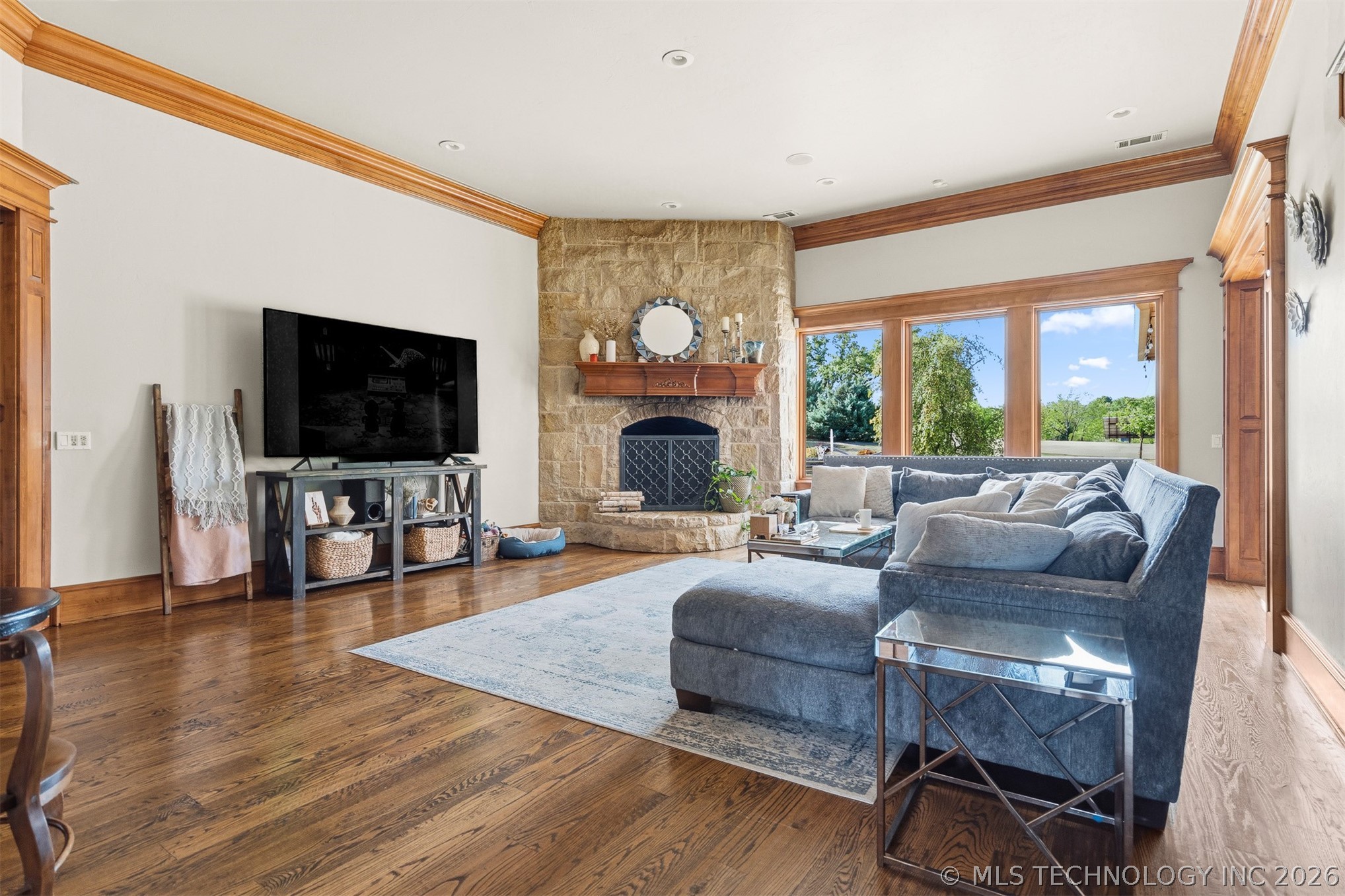 1739 Gateway Property Photo 11