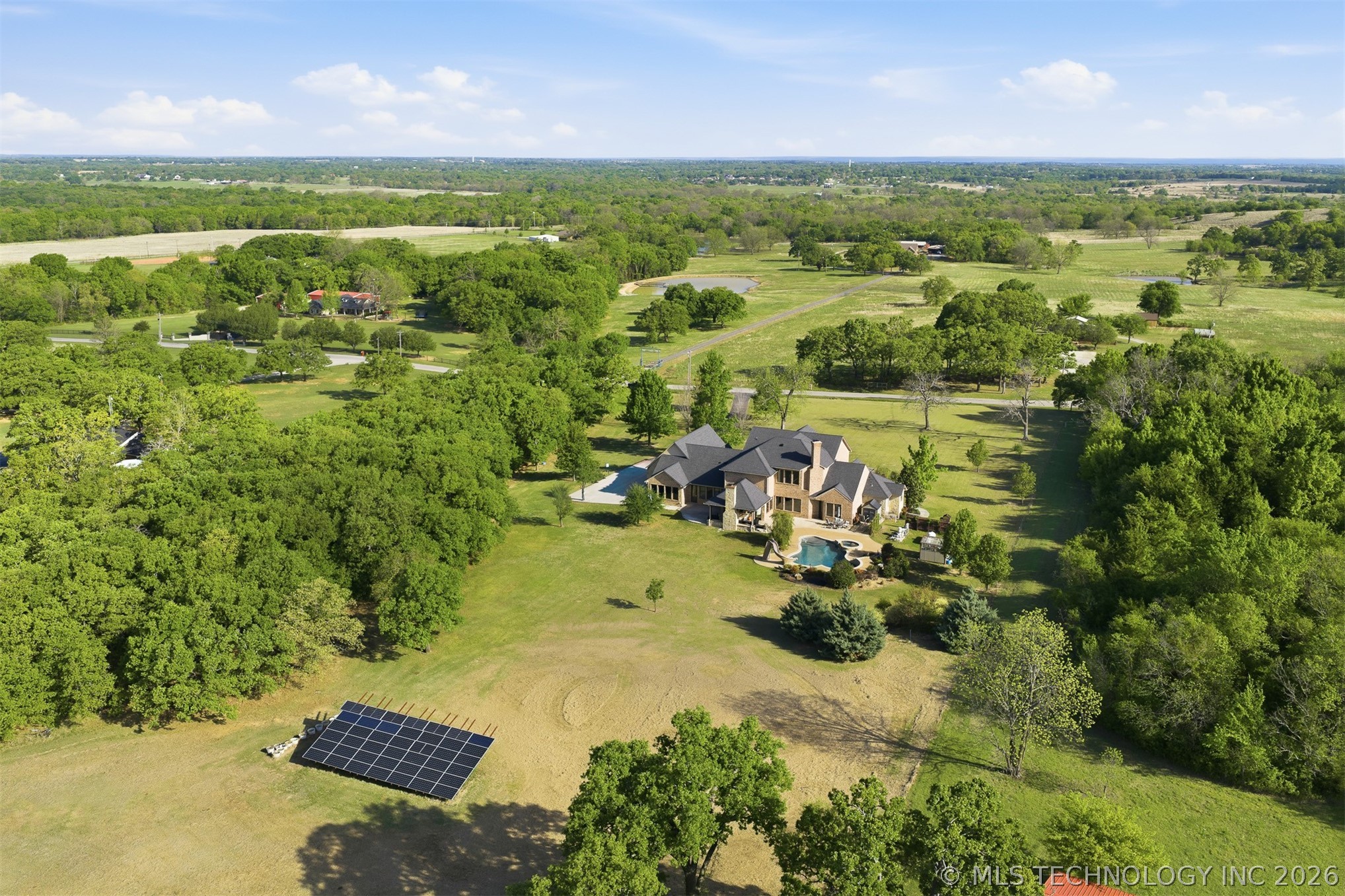 1739 Gateway Property Photo 63