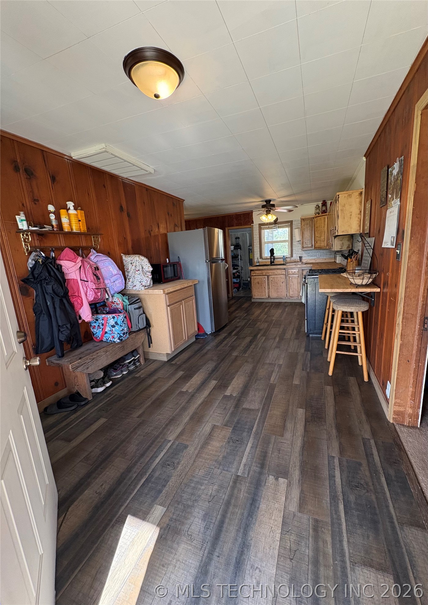 1038 S Little Avenue Property Photo 2