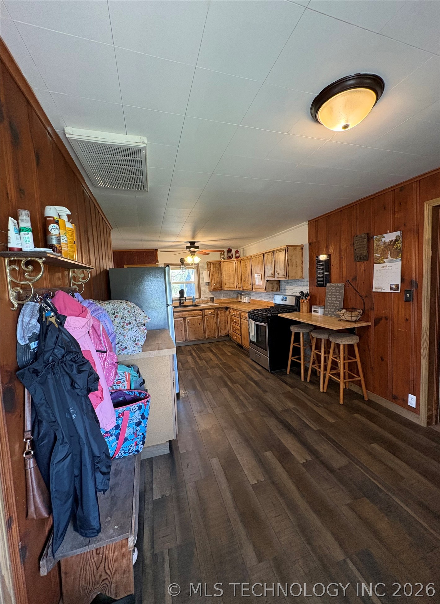 1038 S Little Avenue Property Photo 3