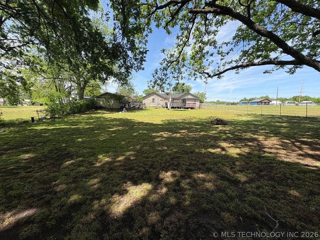 1038 S Little Avenue Property Photo 19