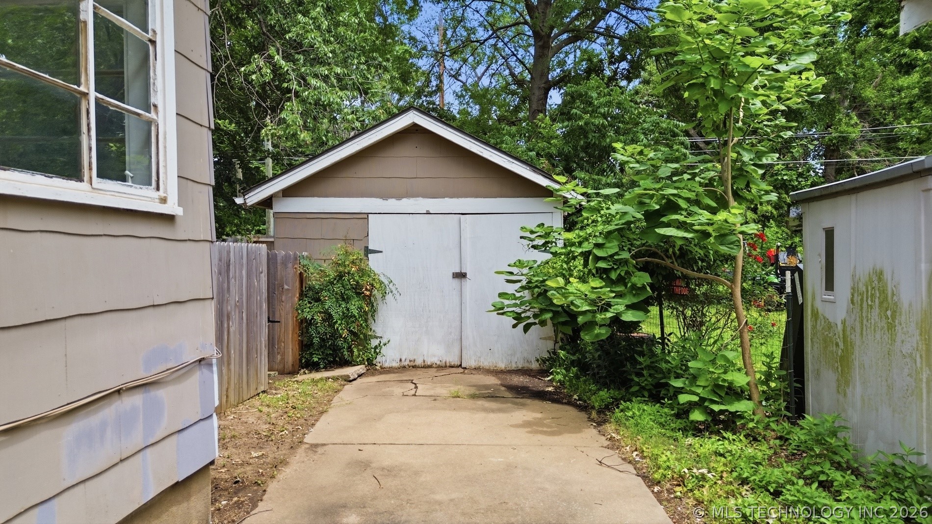 1340 S Johnstone Avenue Property Photo 5