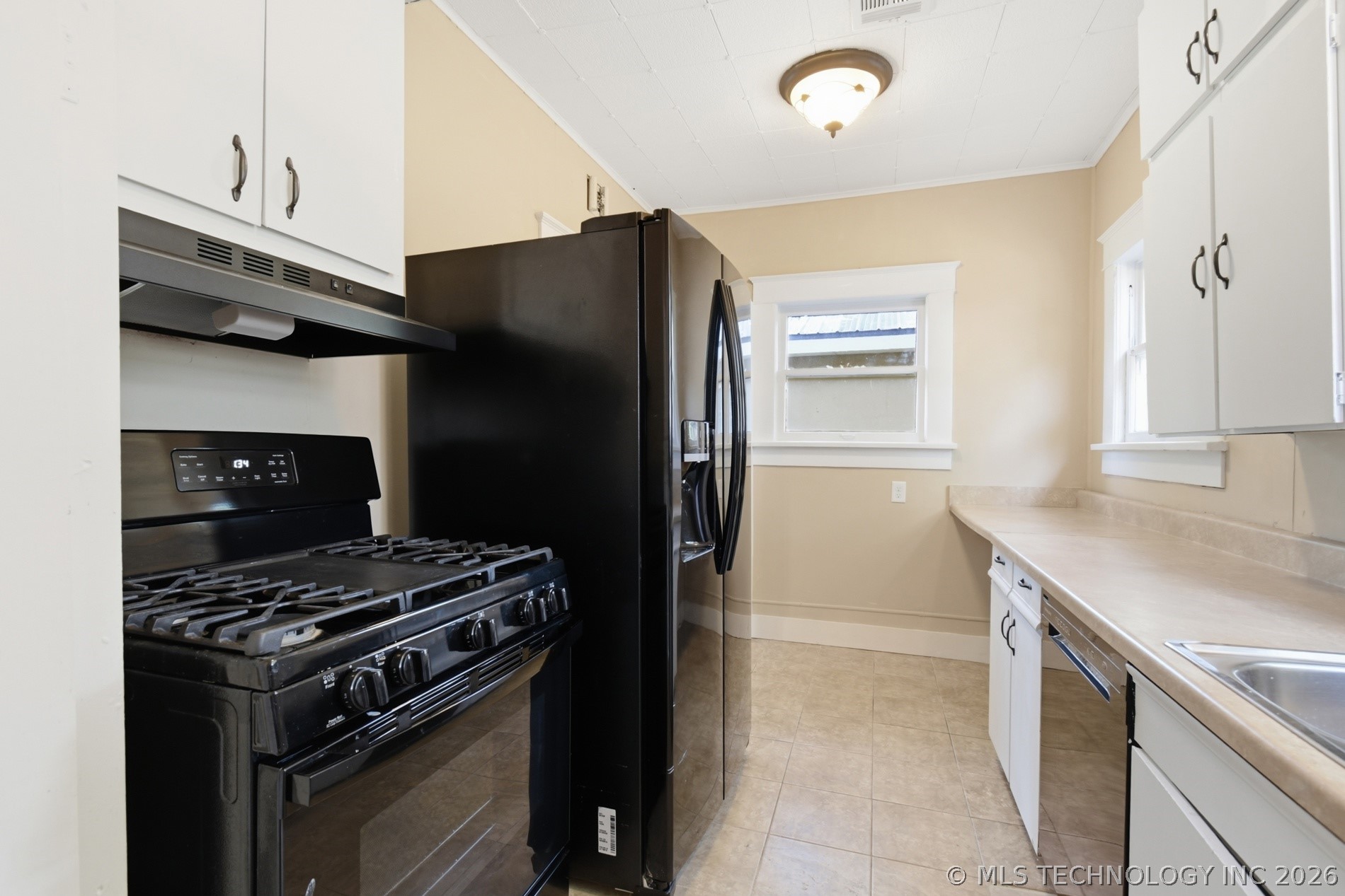 1340 S Johnstone Avenue Property Photo 15