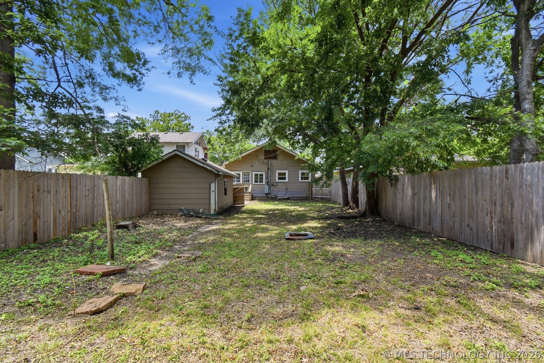 1340 S Johnstone Avenue Property Photo 28