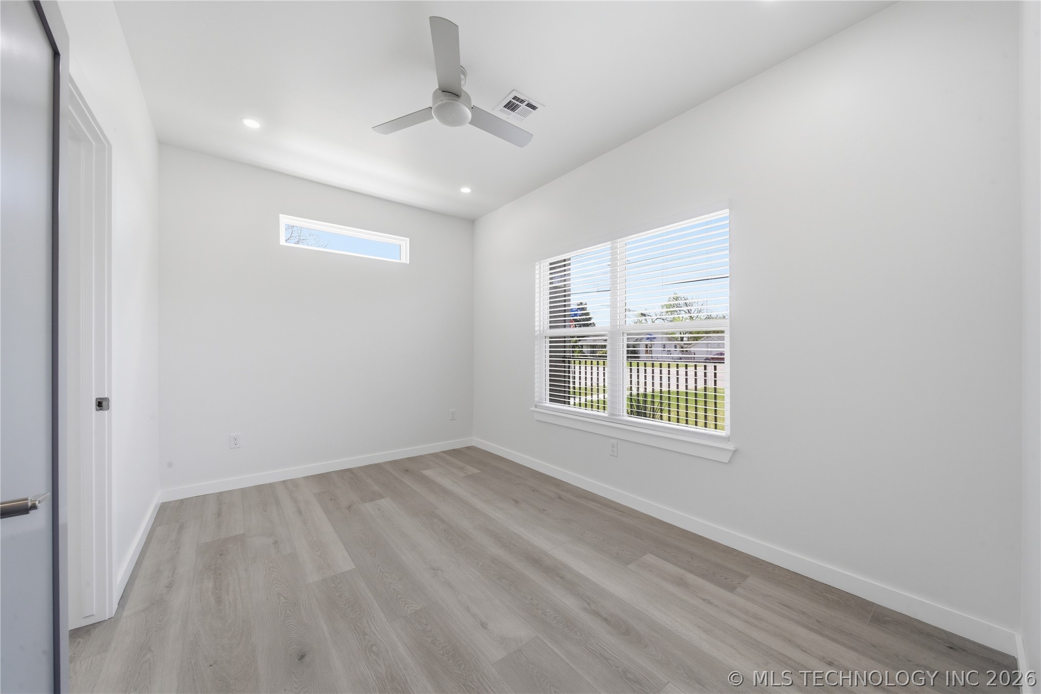 208 W Houston Street Property Photo 4