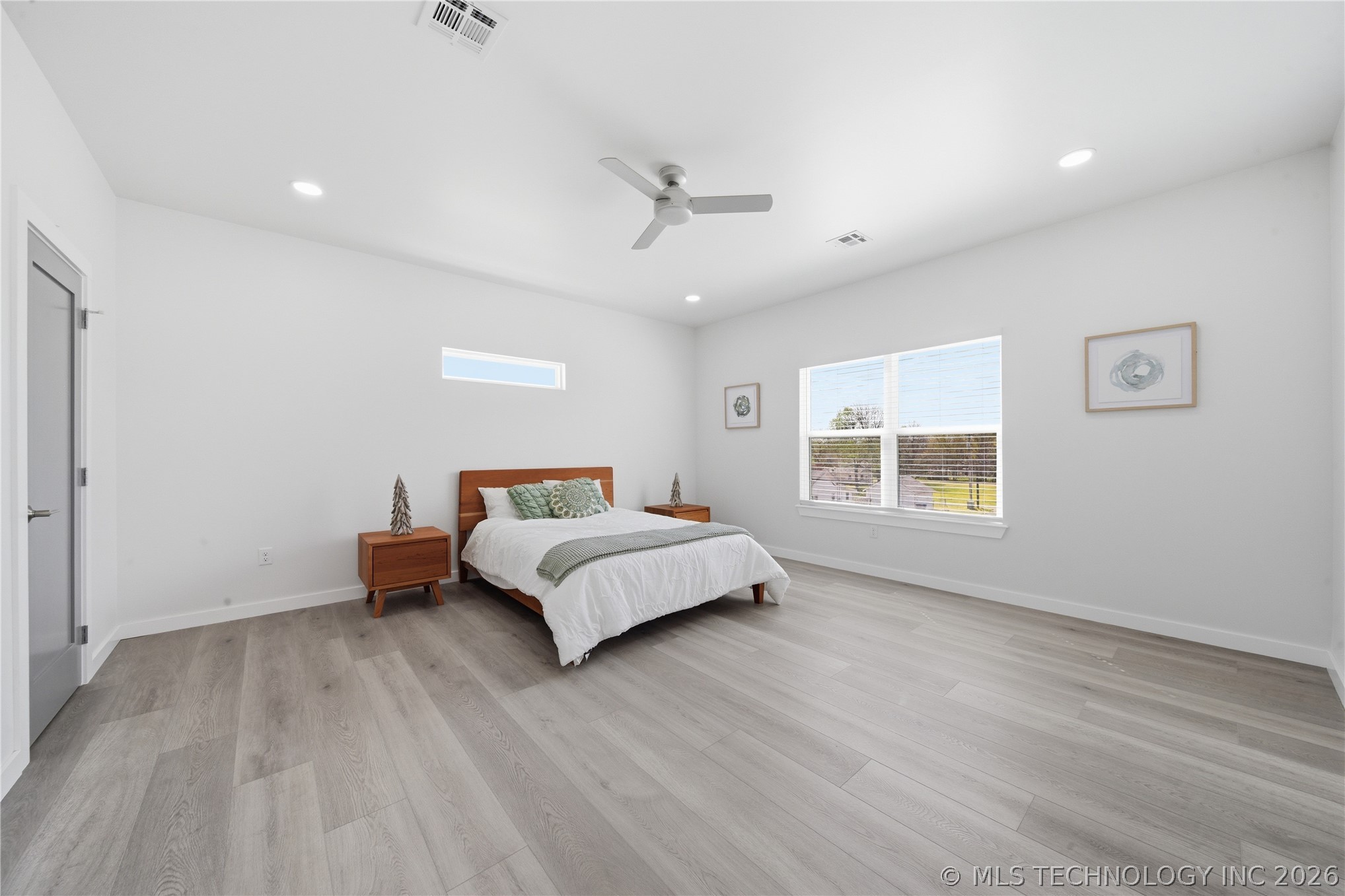 208 W Houston Street Property Photo 19