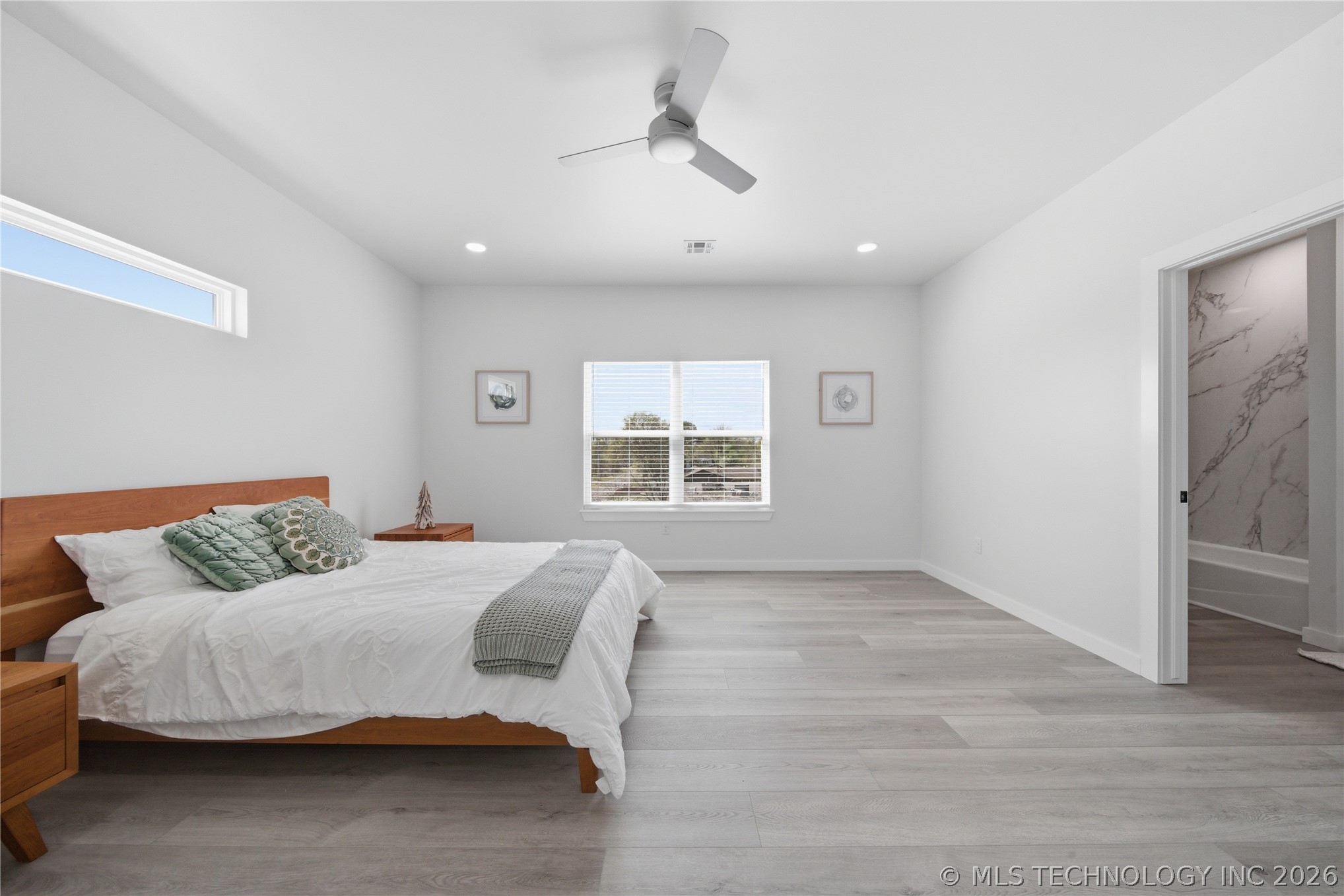 208 W Houston Street Property Photo 20