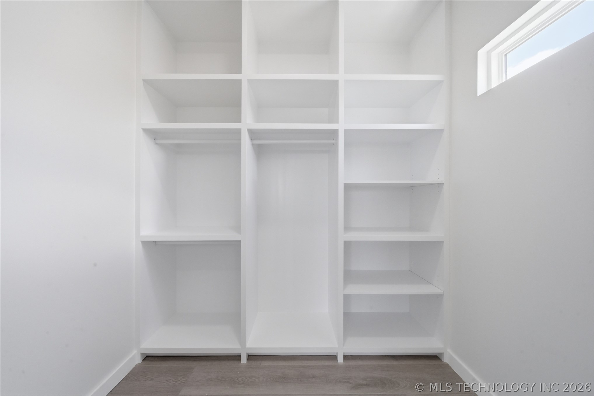 208 W Houston Street Property Photo 22