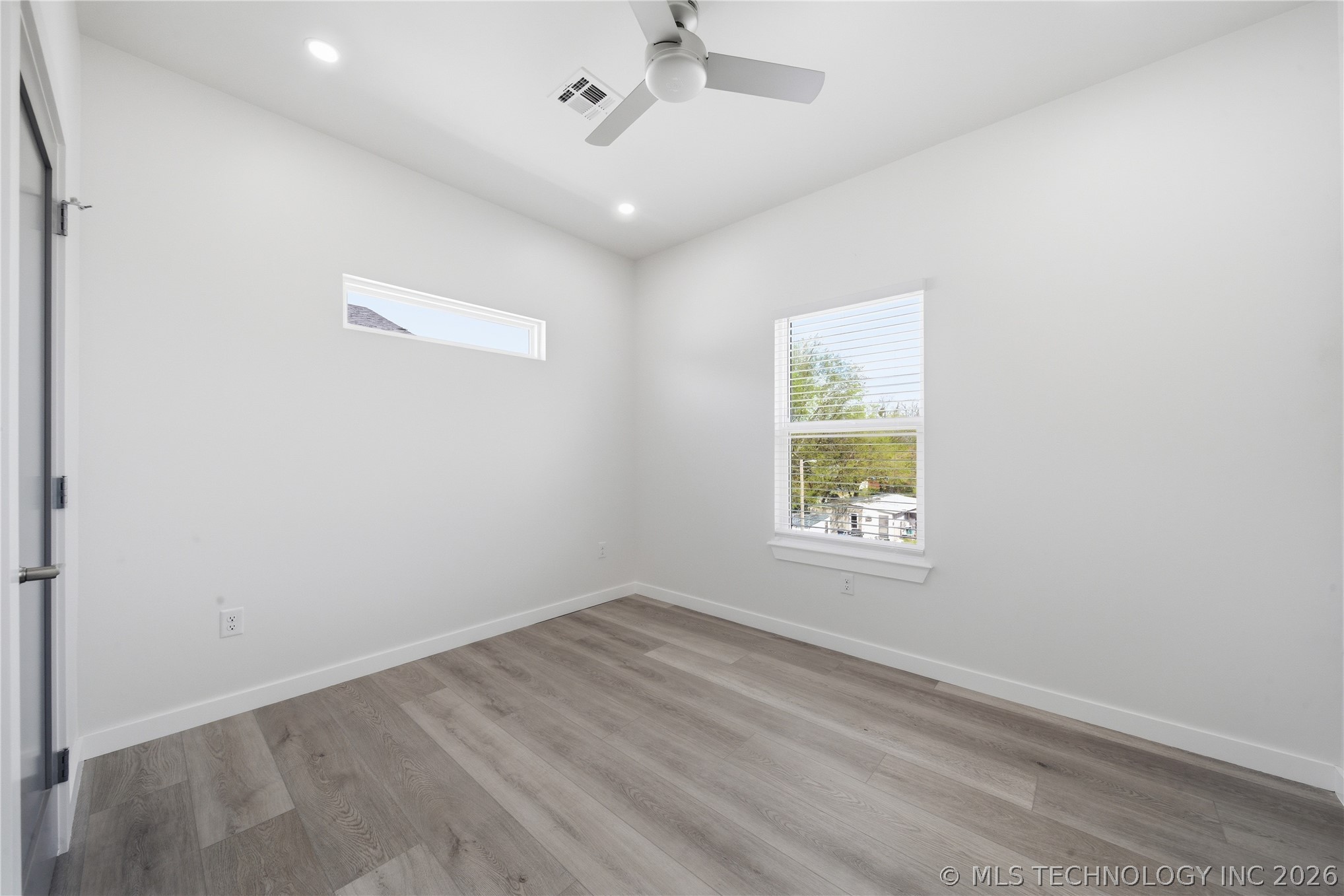 208 W Houston Street Property Photo 25