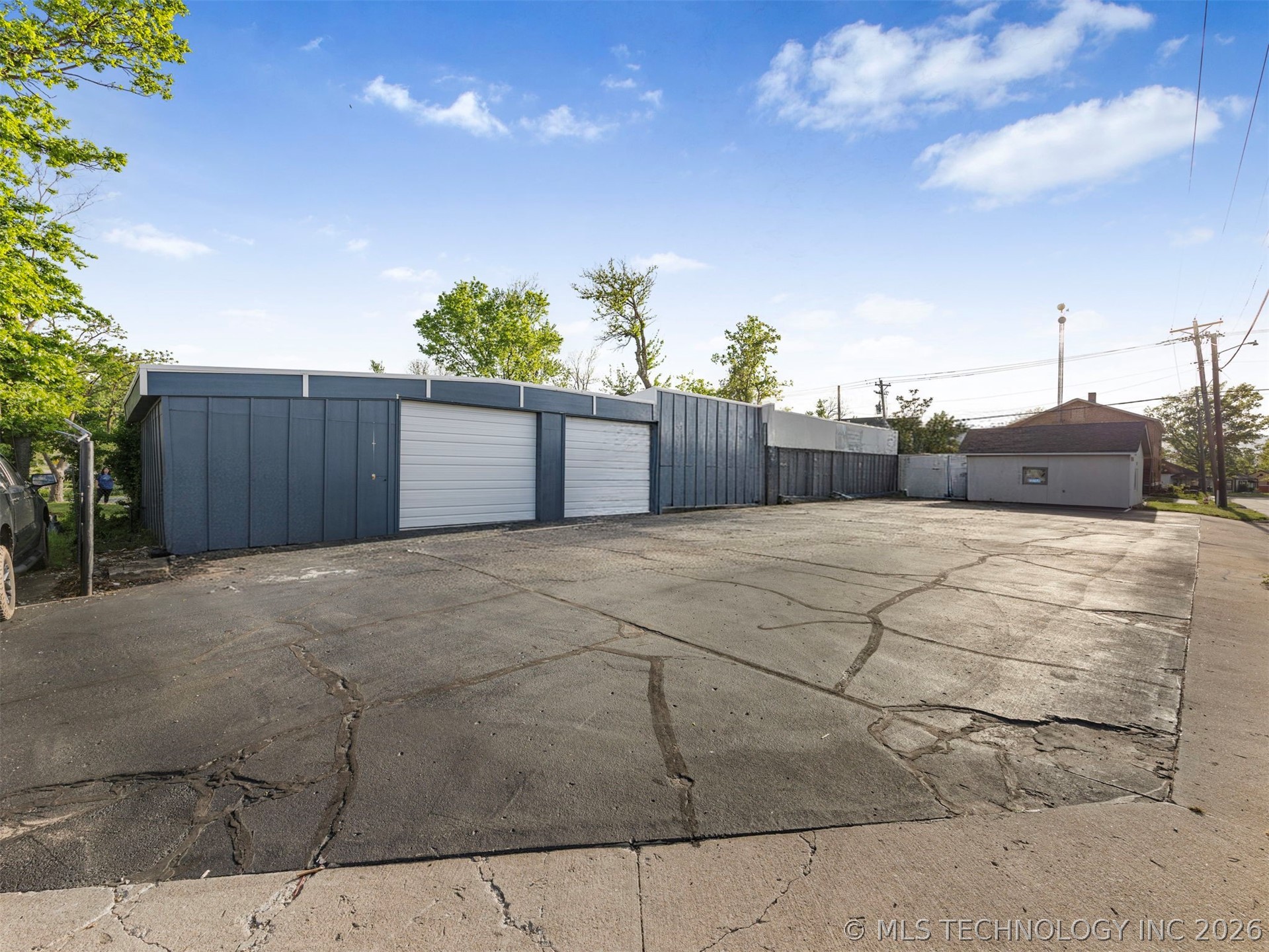 505 E Patti Page Boulevard Property Photo 3