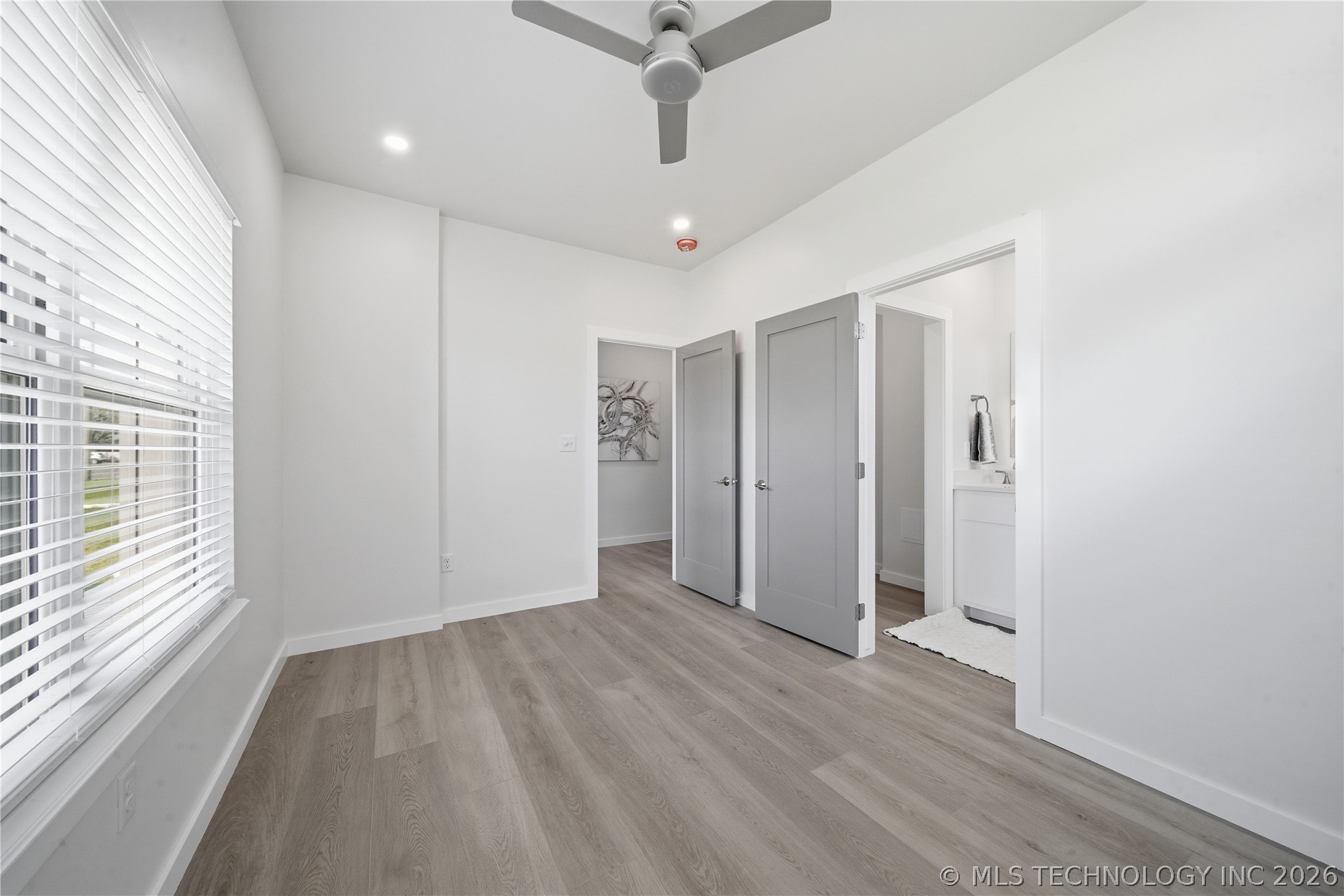 200 W Houston Street Property Photo 6