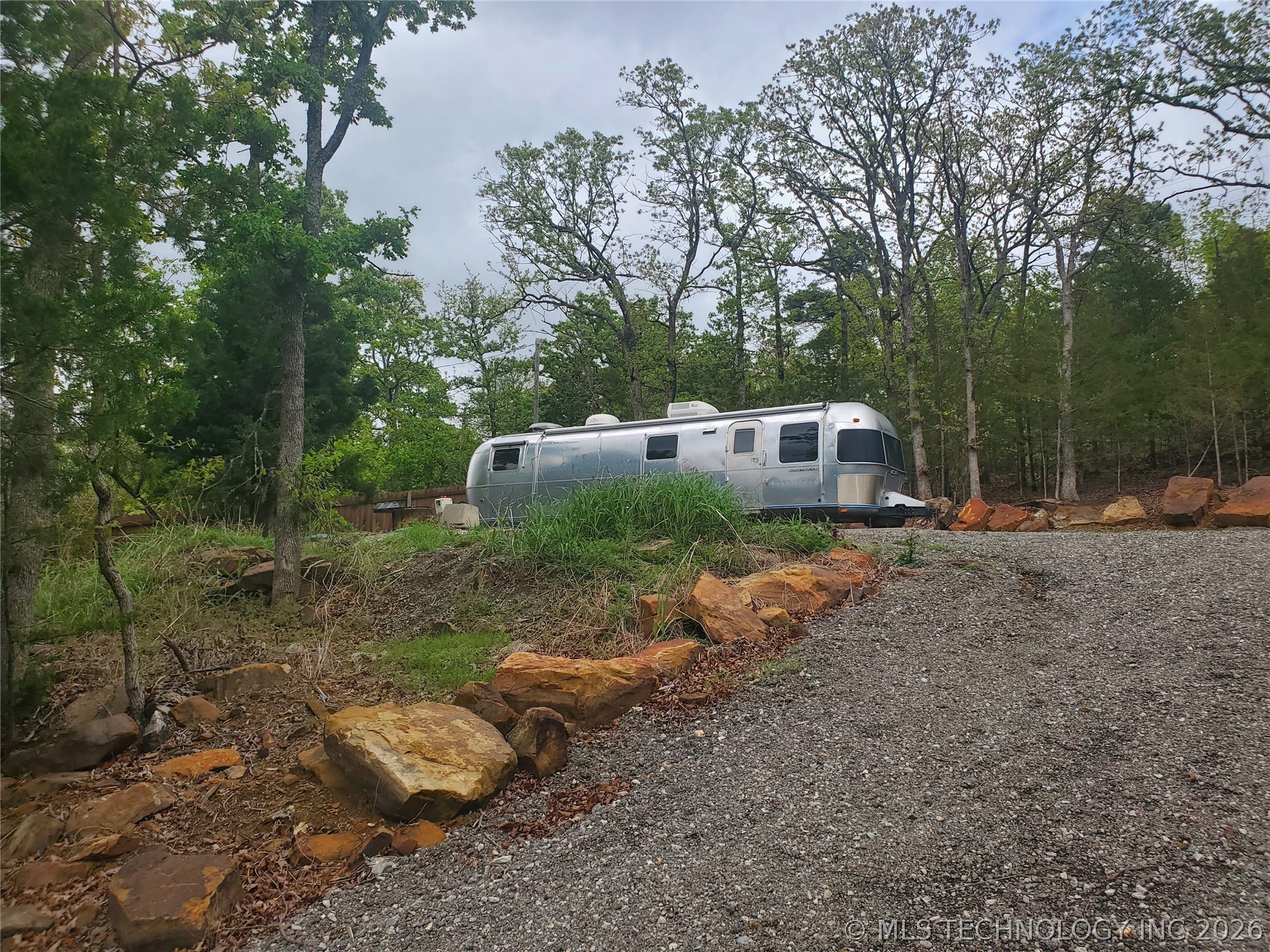 621 N Deep Cove Drive Property Photo 1