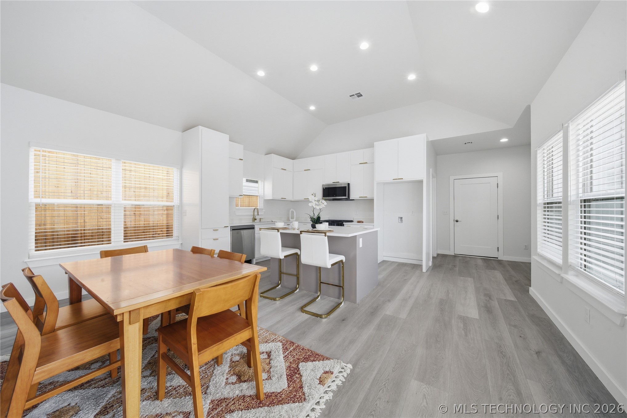 515 N Birch Avenue Property Photo 9