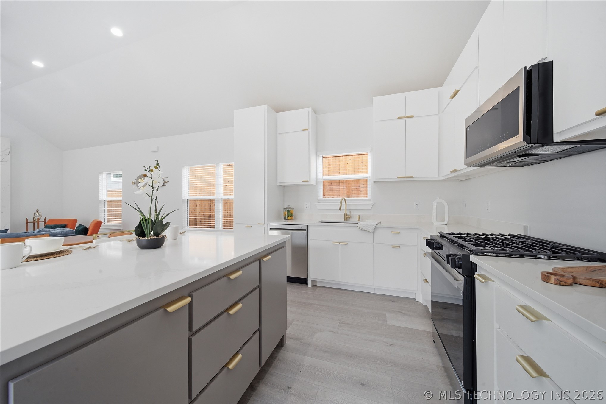 515 N Birch Avenue Property Photo 11
