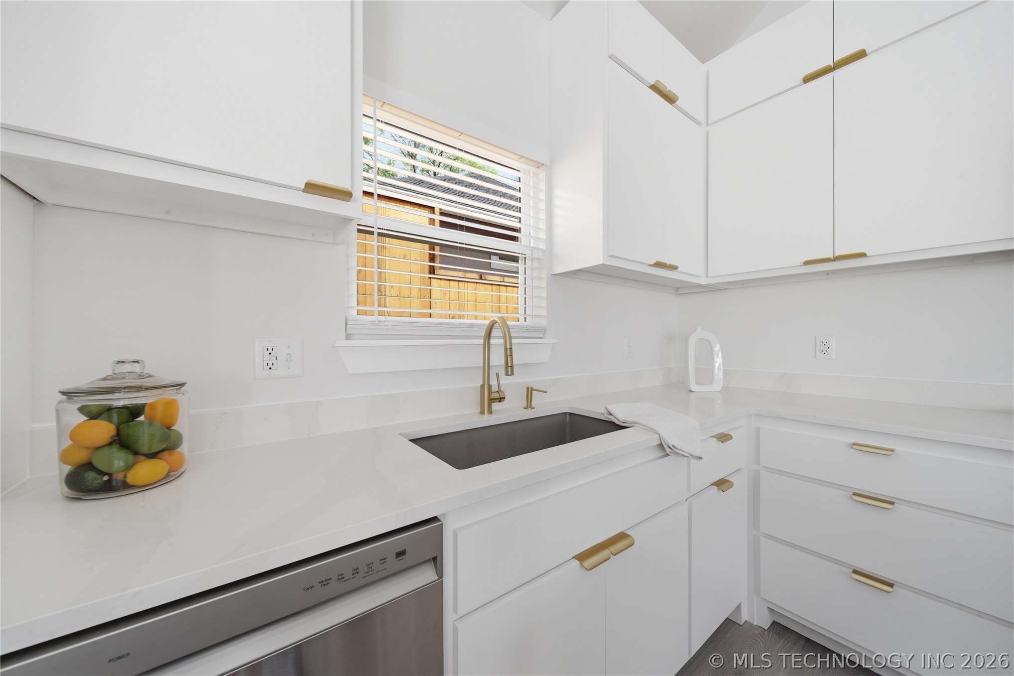 515 N Birch Avenue Property Photo 13