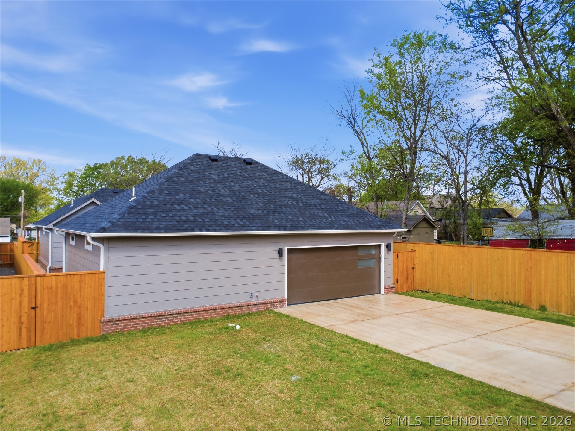 515 N Birch Avenue Property Photo 32
