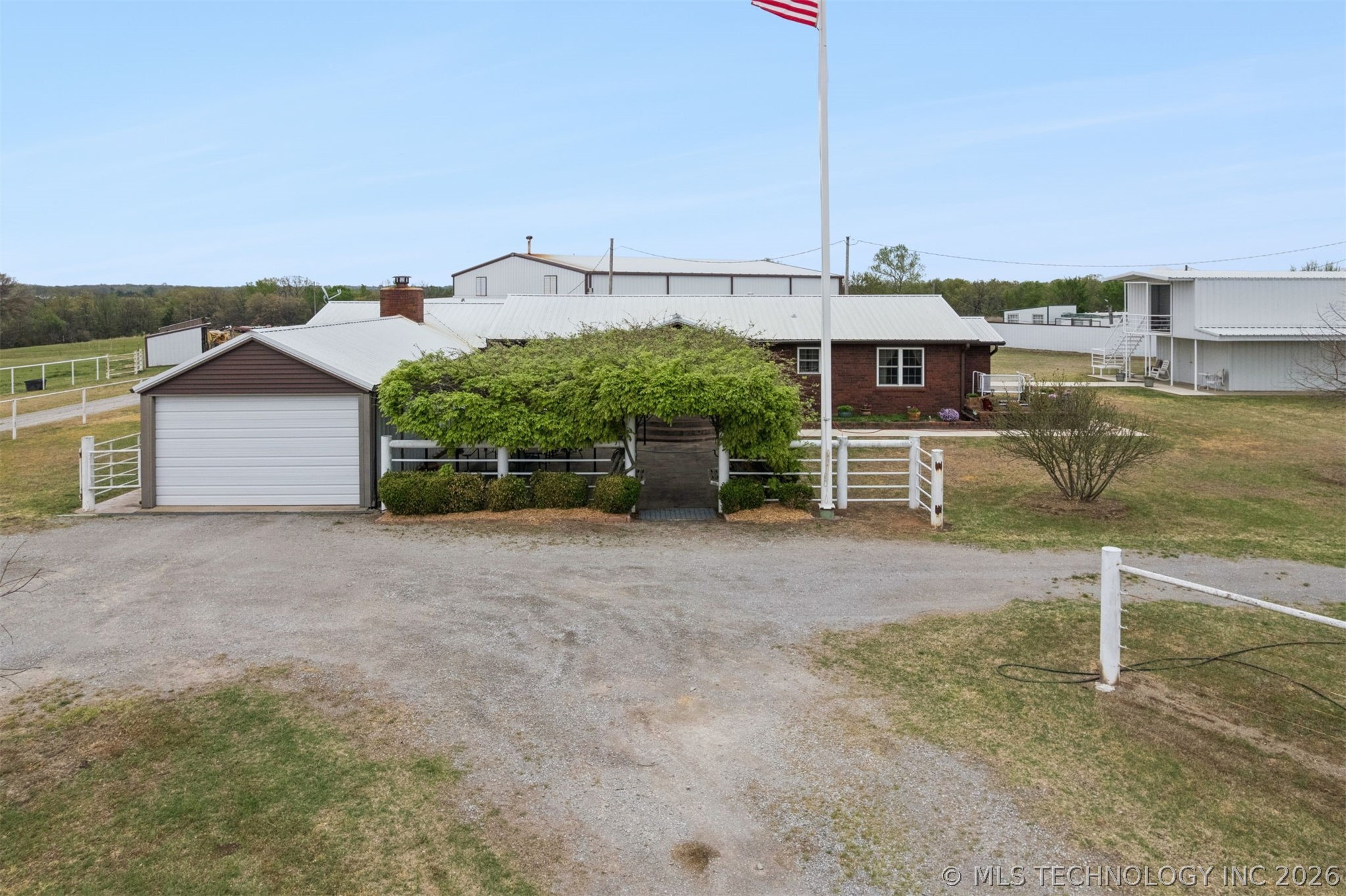 734 E Harrison Road Property Photo 11
