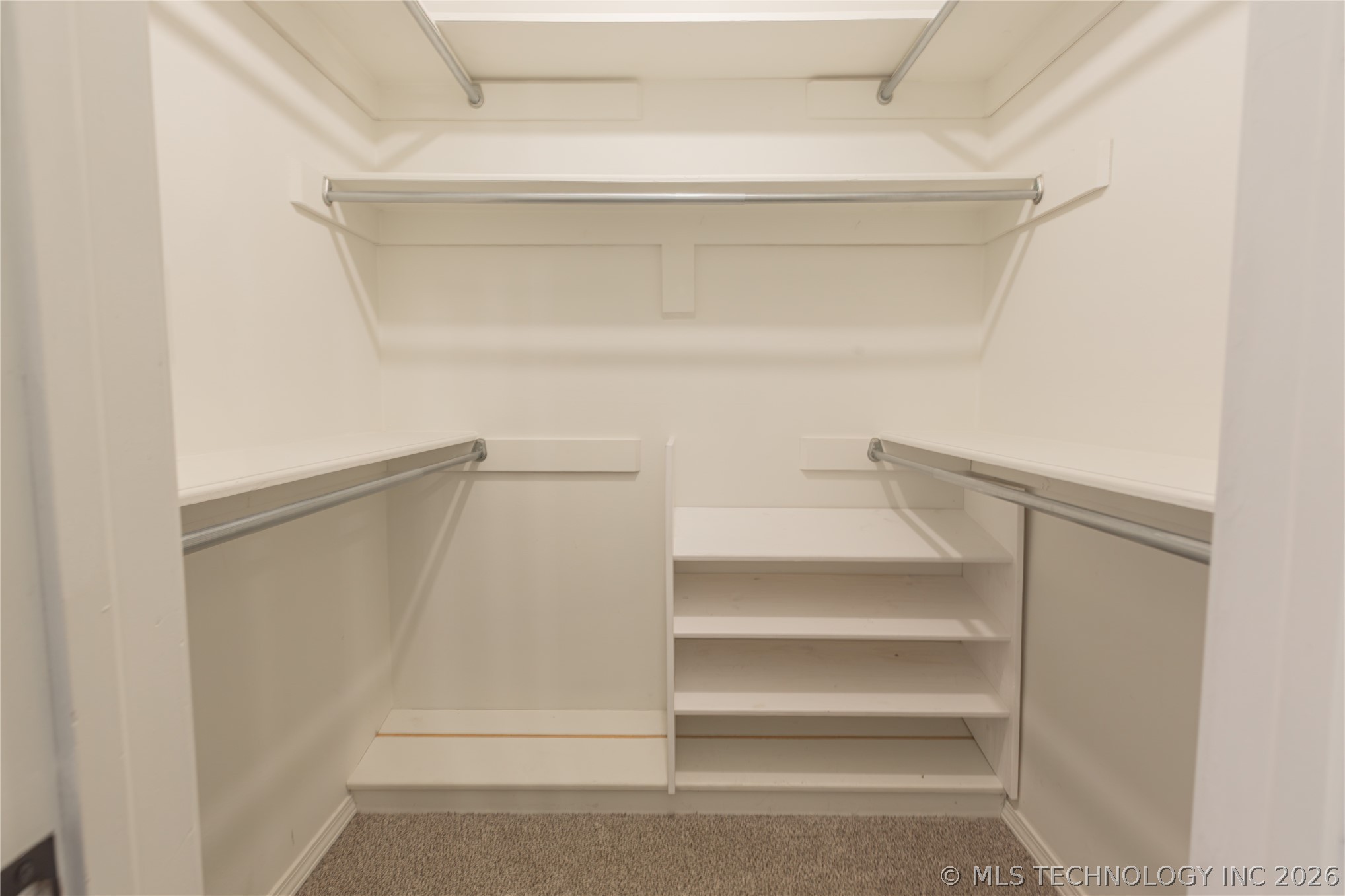 2423 S Maywood Drive Property Photo 17