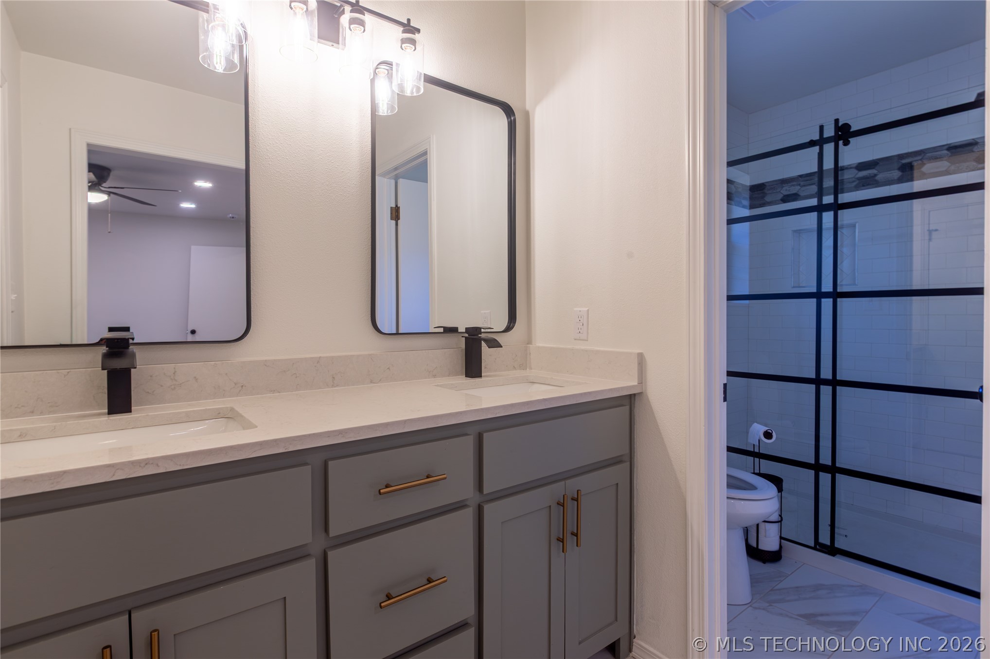 2423 S Maywood Drive Property Photo 18