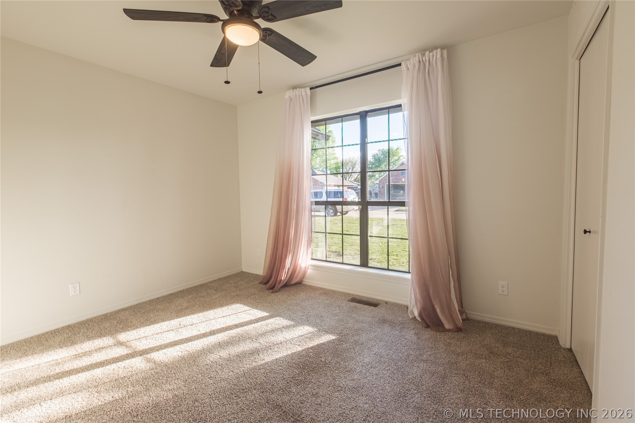 2423 S Maywood Drive Property Photo 20
