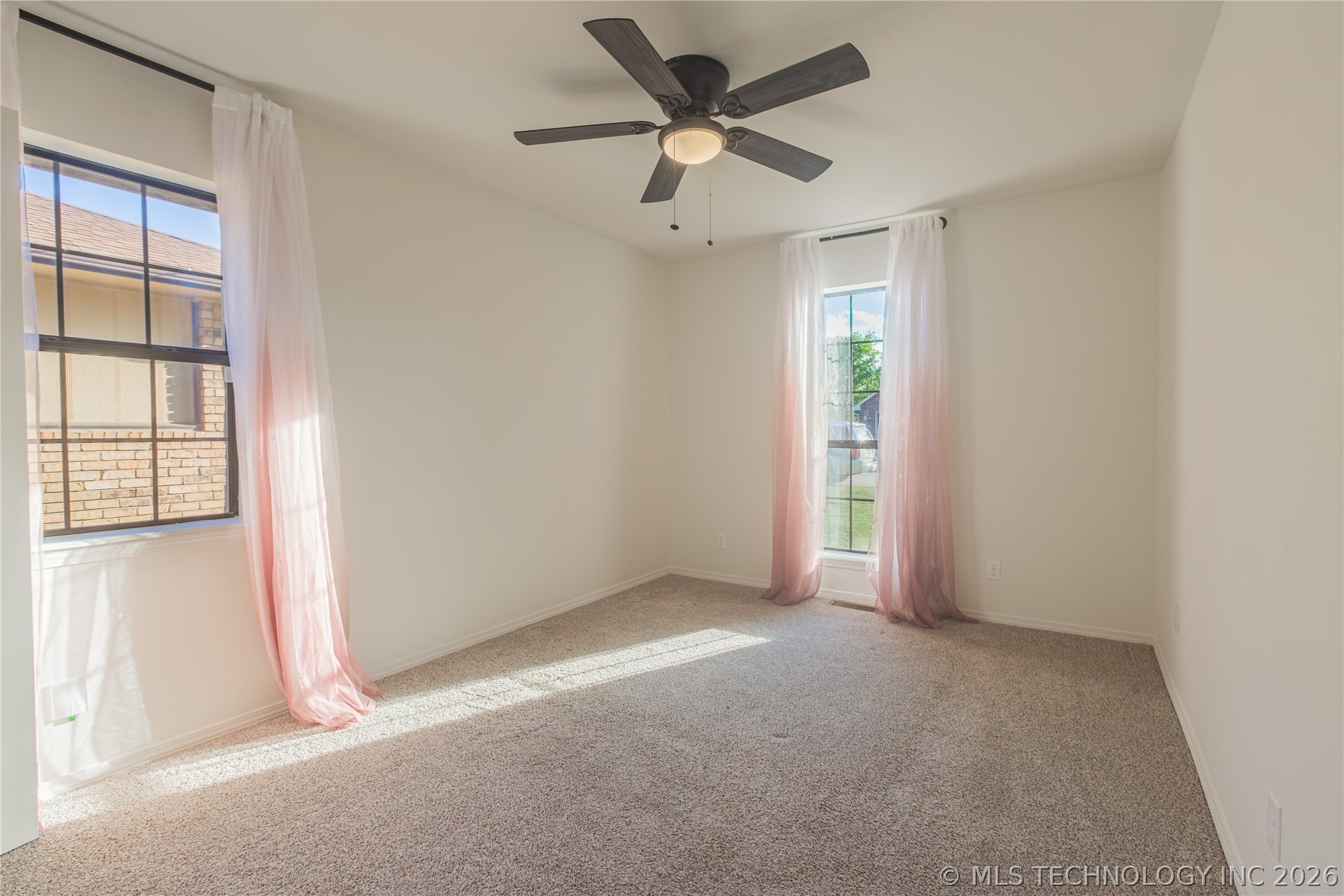2423 S Maywood Drive Property Photo 24