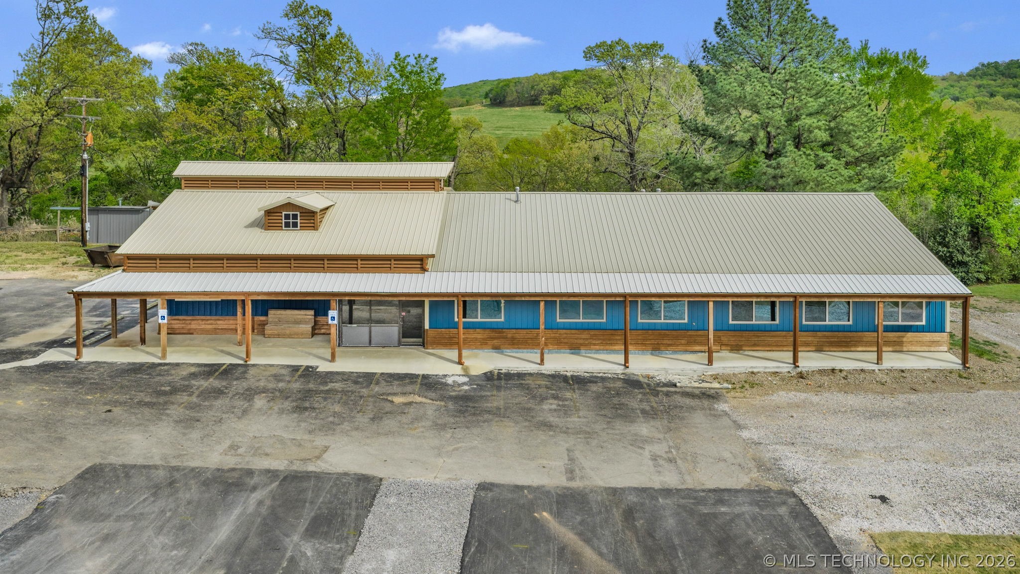29301 State Highway 82 Property Photo 3
