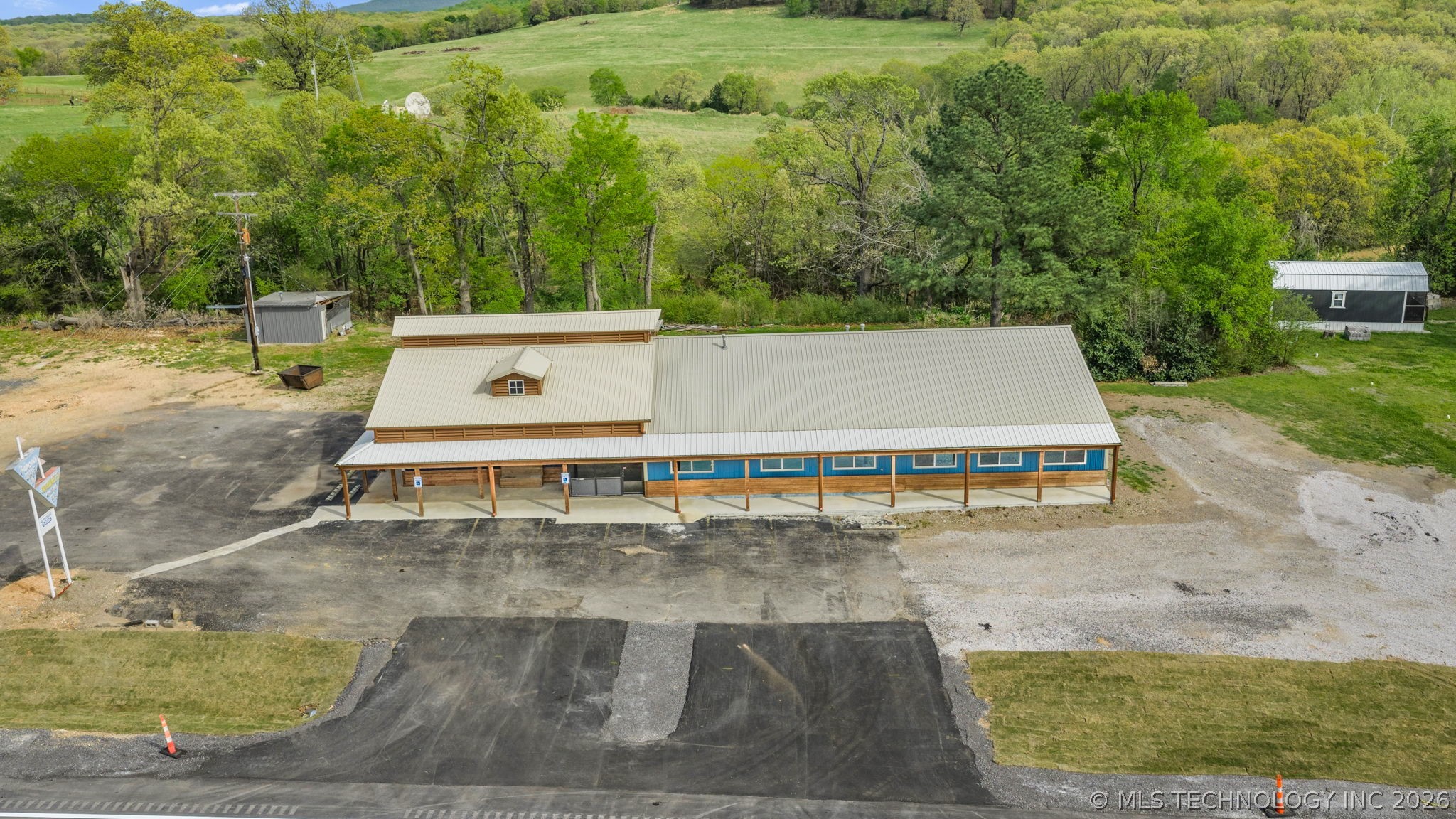 29301 State Highway 82 Property Photo 14