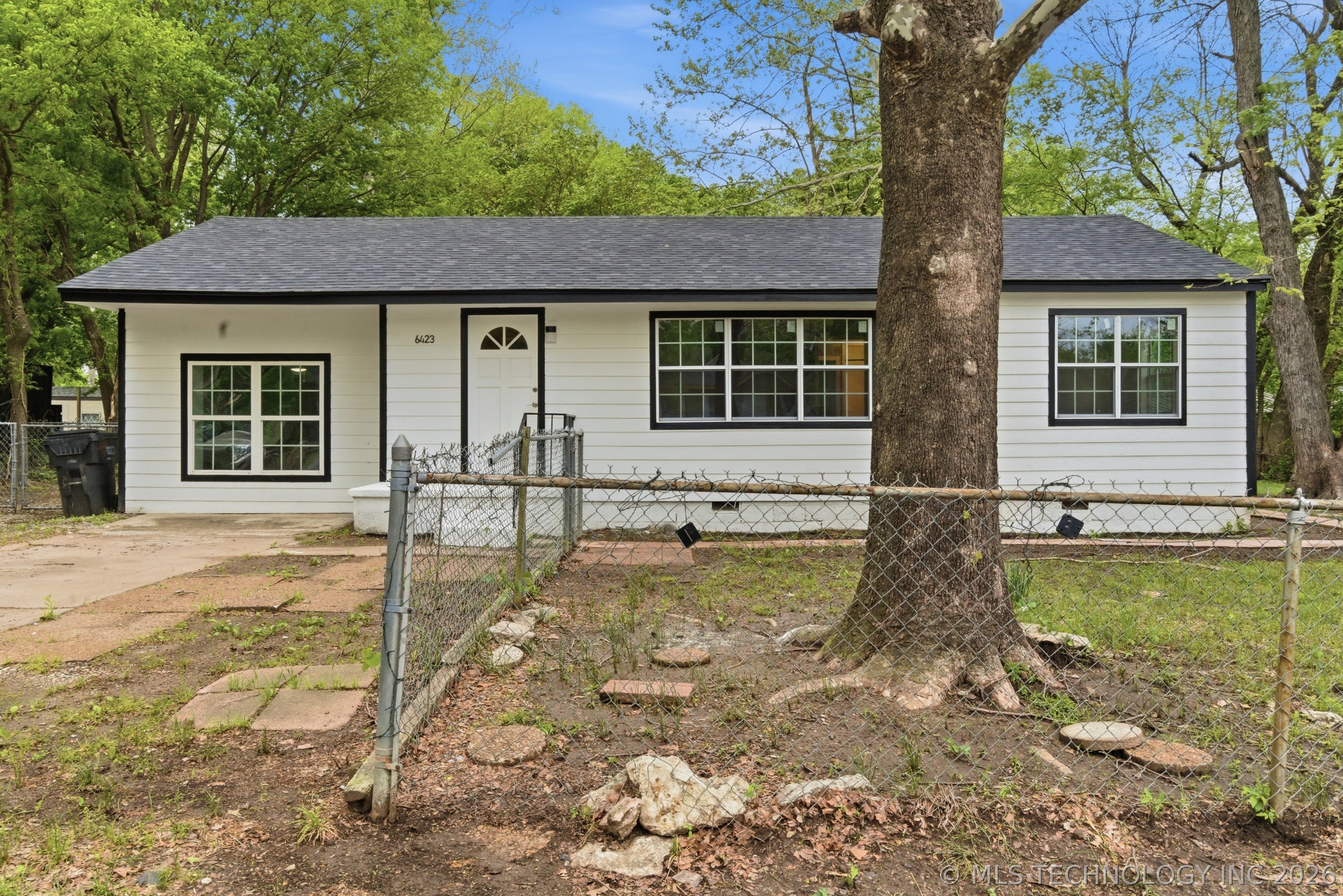 6423 N Wheeling Avenue
