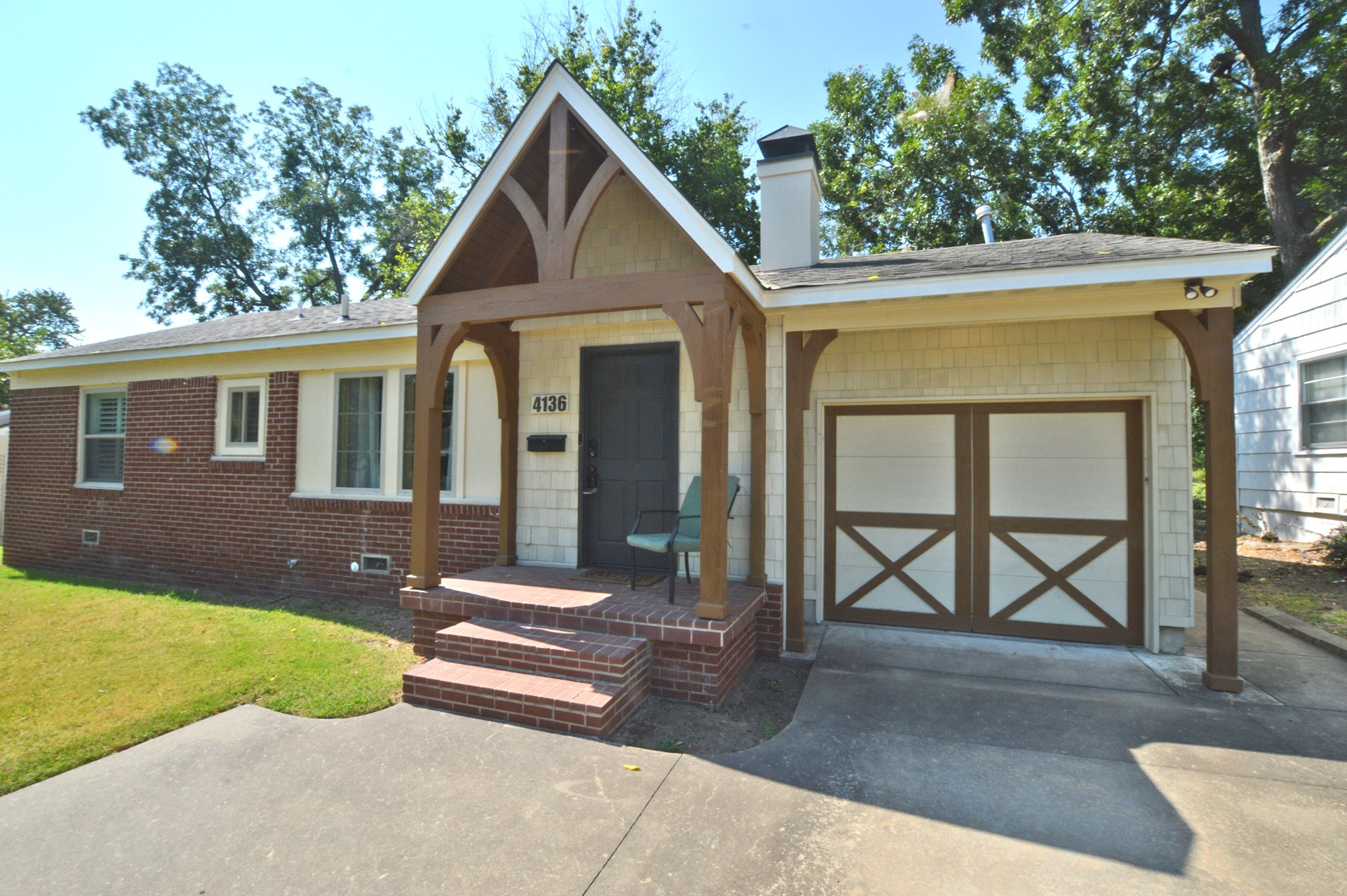 4136 34th Street Property Photo 2