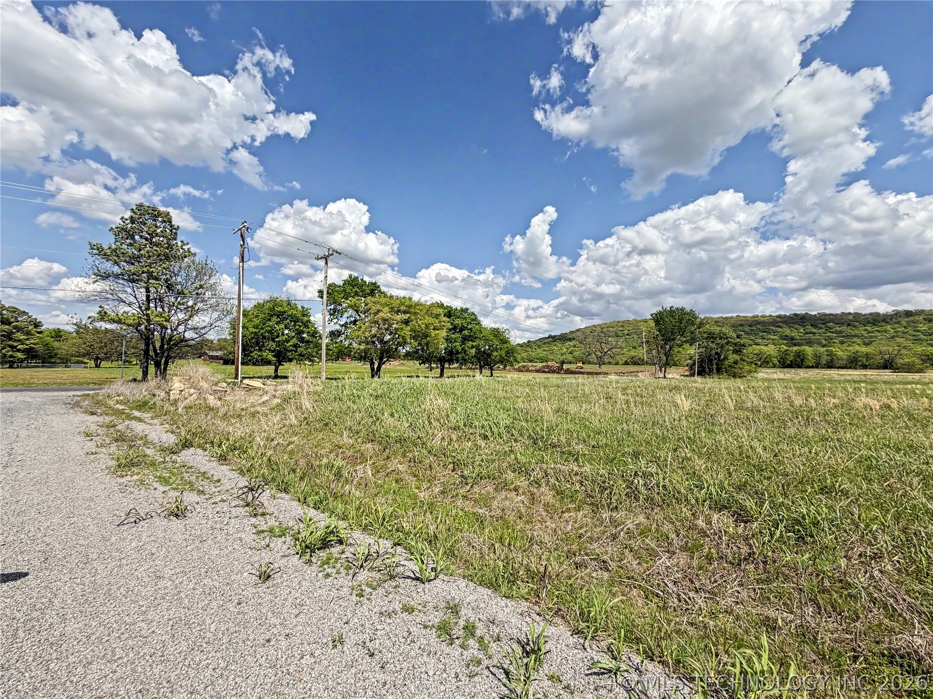 433 S Thunder Road Property Photo 25