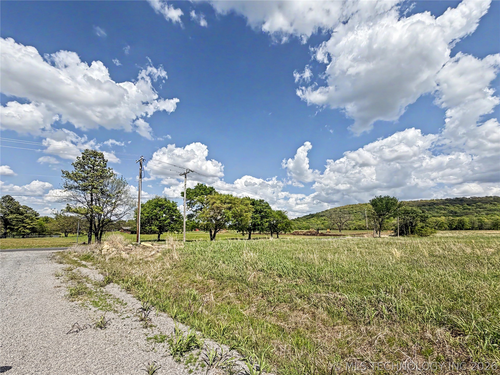 433 S Thunder Road Property Photo 26