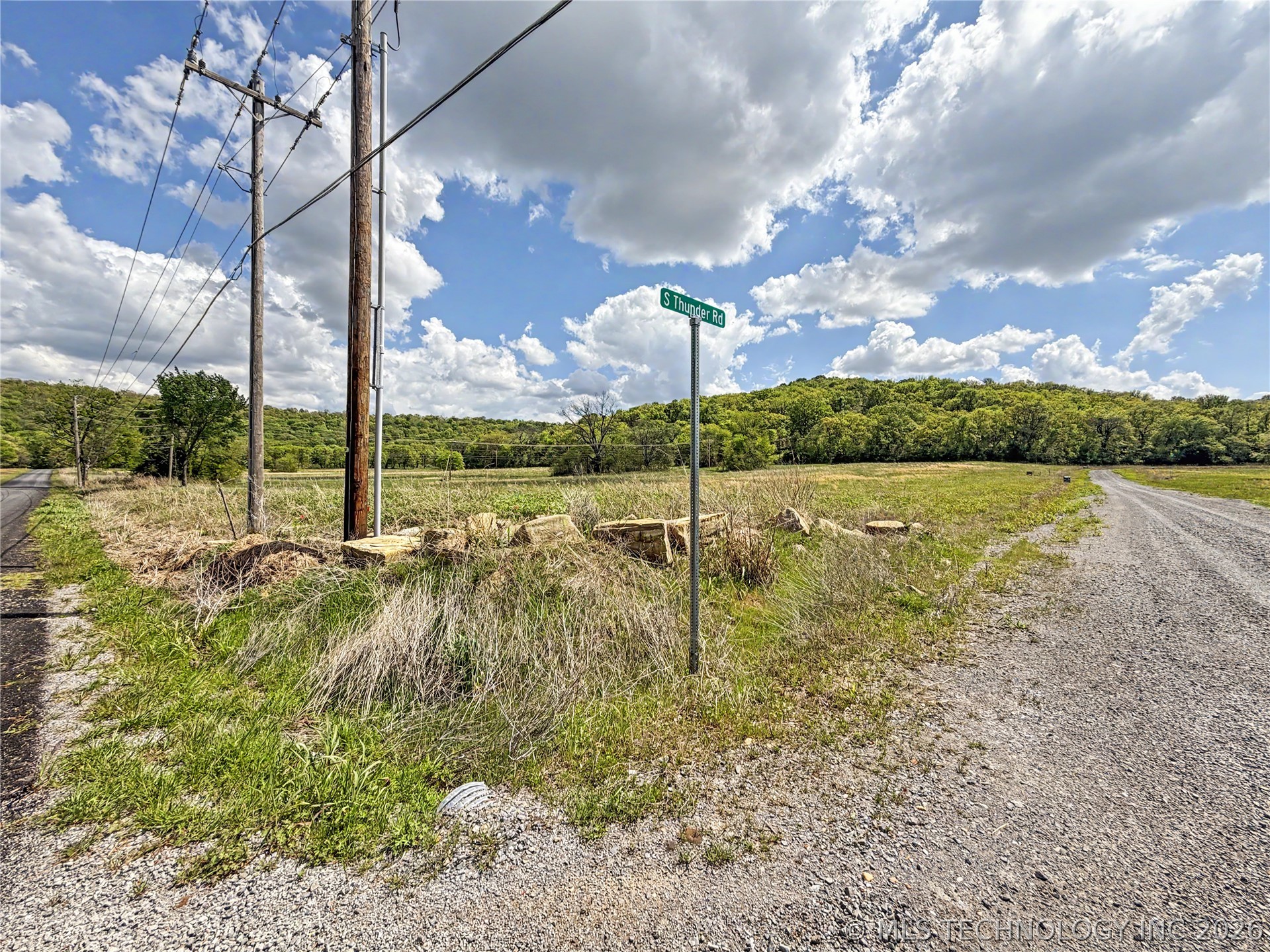 433 S Thunder Road Property Photo 30