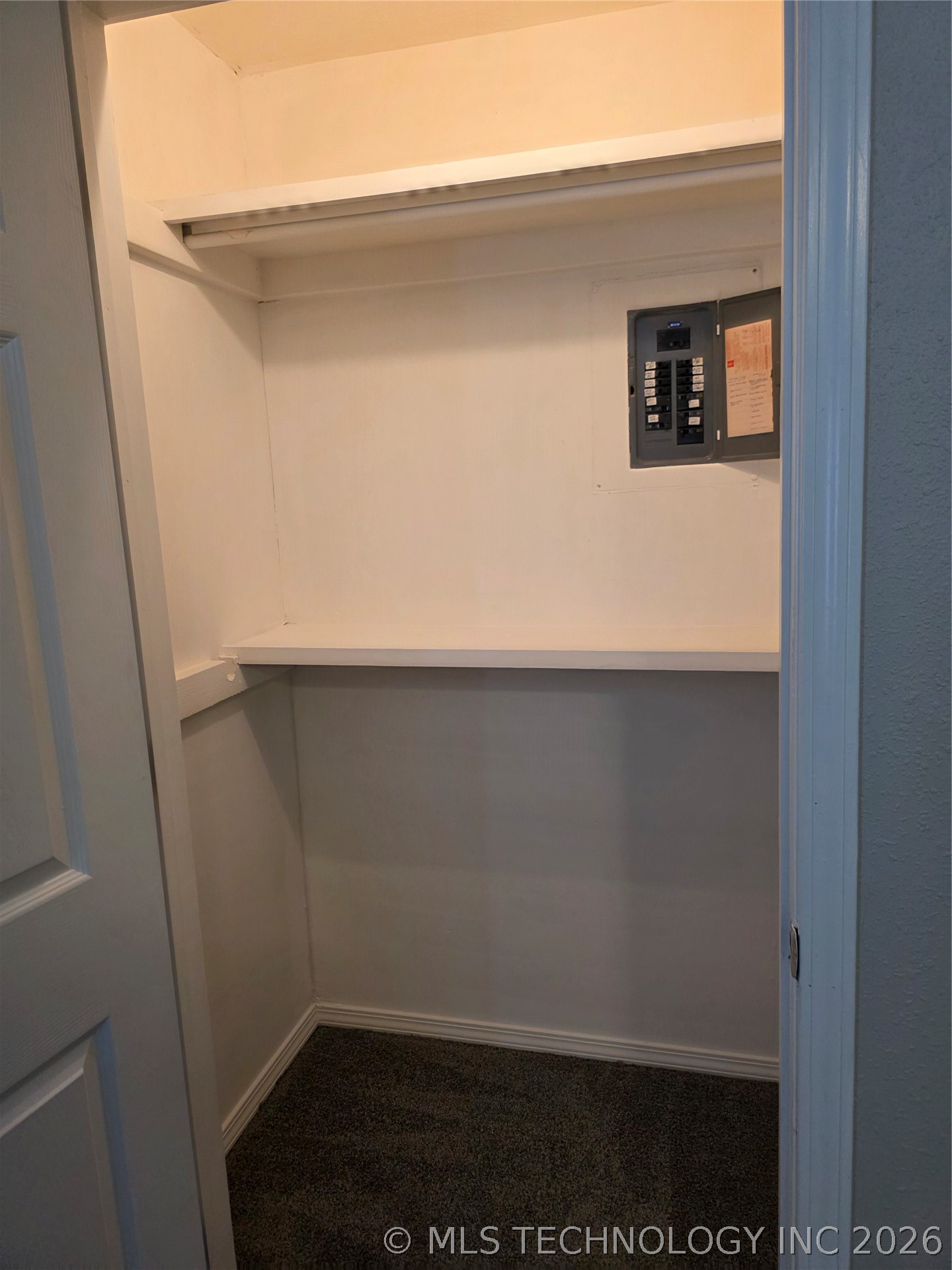 942 N Ross Avenue Property Photo 12