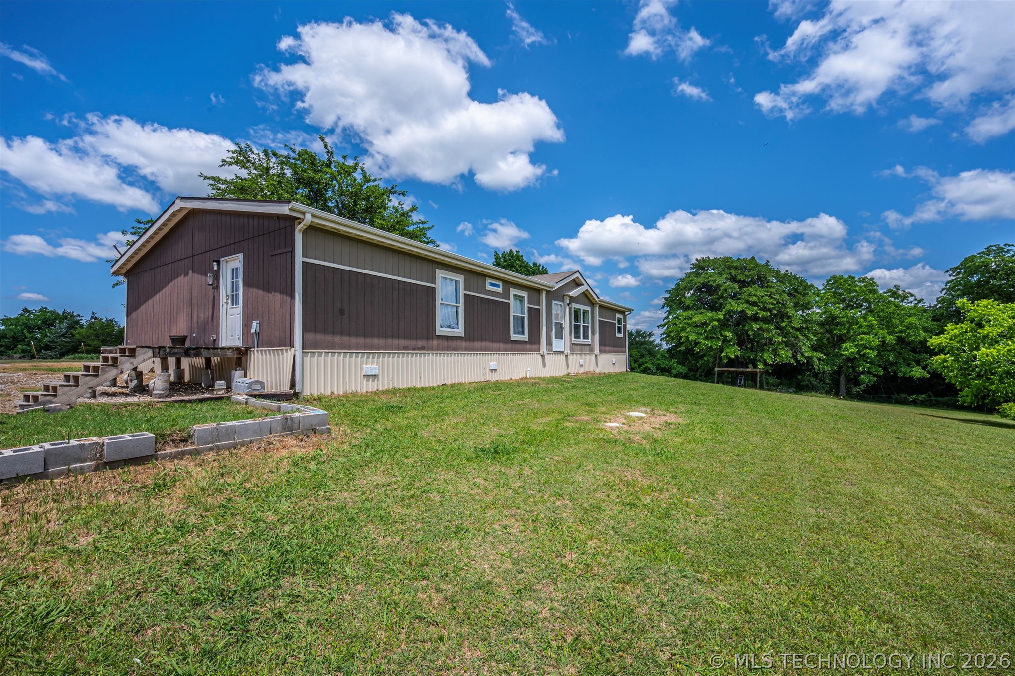16956 Elliott Property Photo 1