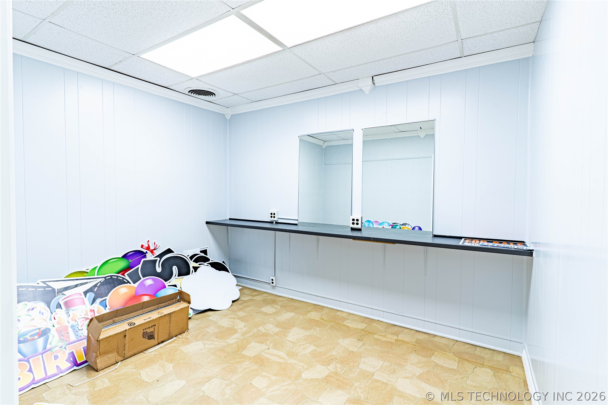 111 S 9th Street Property Photo 40