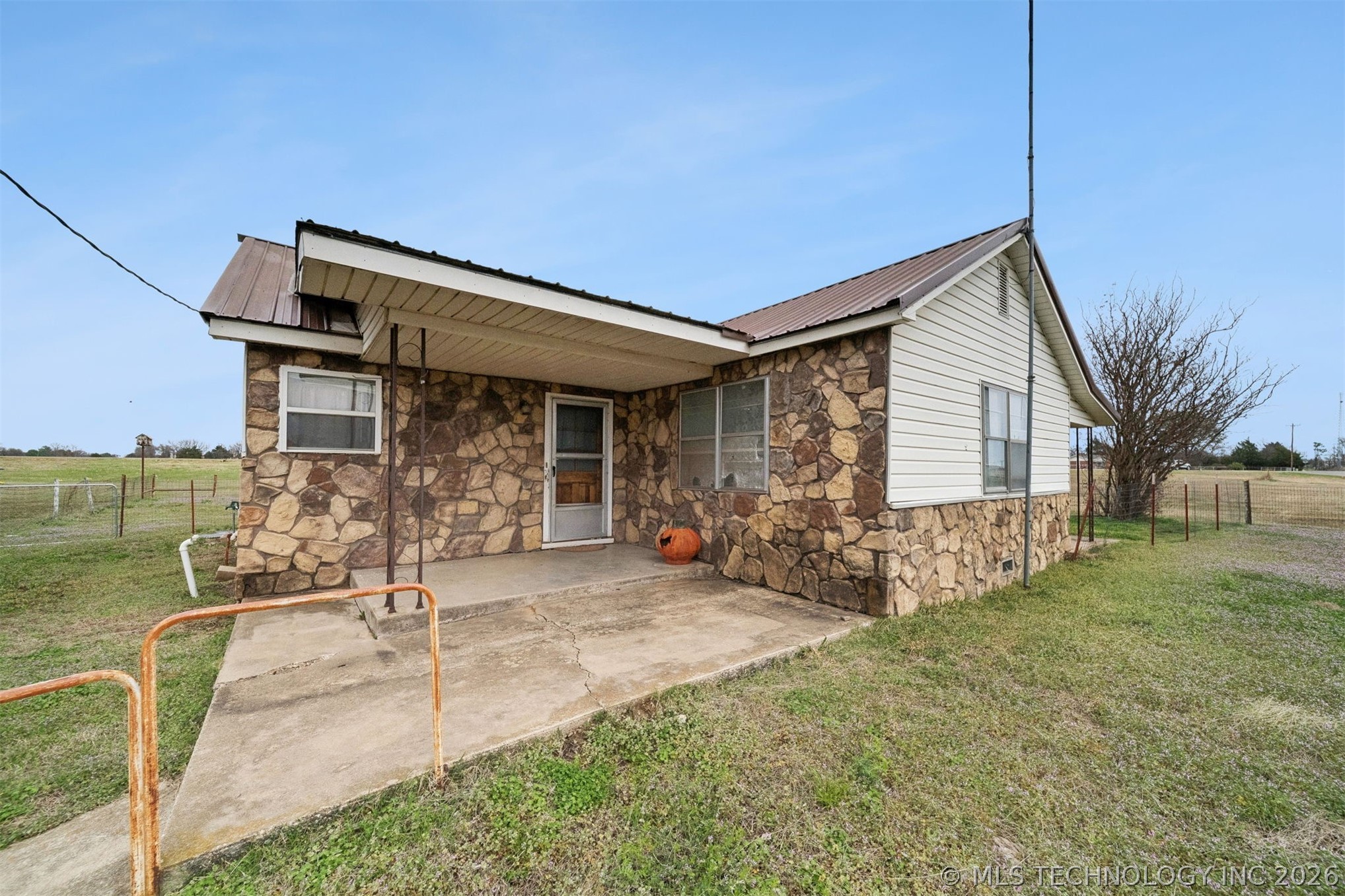 6140 County Road 1480 Property Photo 2