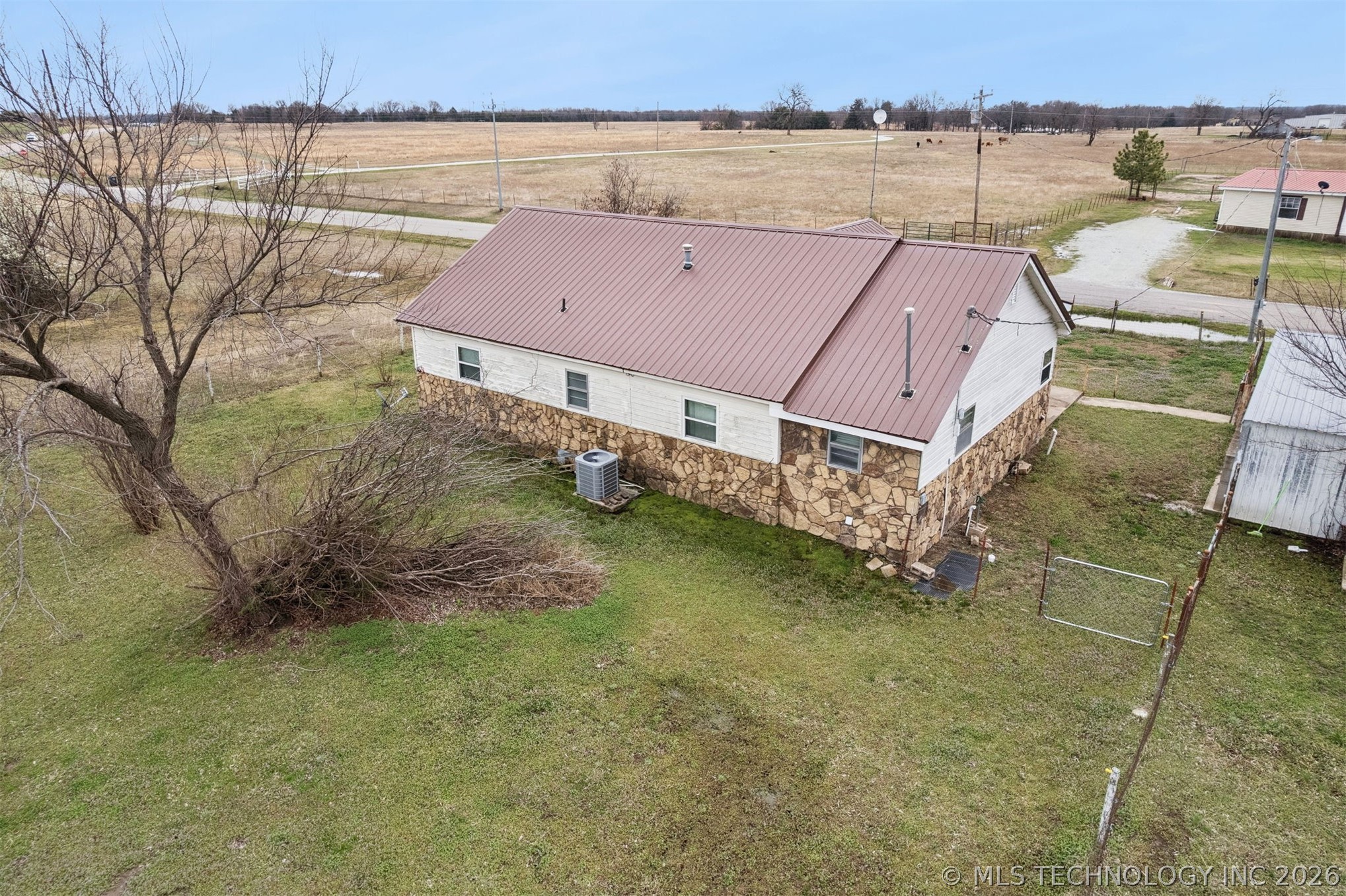 6140 County Road 1480 Property Photo 3